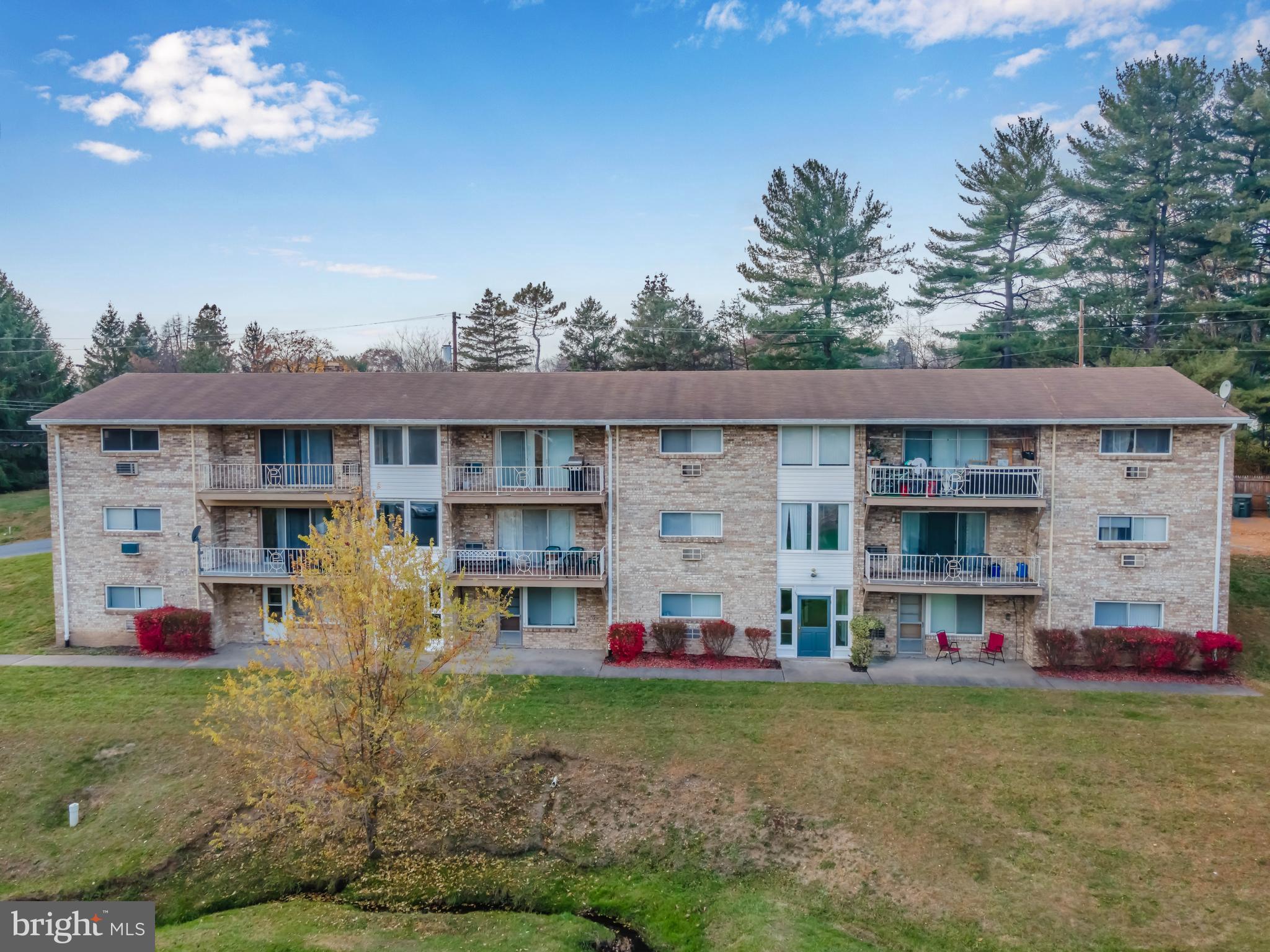 Welcome home to Parktowne Apartments in Susquehanna Township!!
Newly Renovated & freshly painted SUNNY units! Award Winning Susquehanna School District!
LANDLORD PAYS HEAT & TRASH!
MULTIPLE UNITS ARE AVAILABLE FOR RENT.
Quite community with plenty of parking!
Tenants pay for Water, Sewer, and Electric.
Pets Friendly - Dogs and Cats welcome - Maximum 2 pets.
Newly Renovated & freshly painted SUNNY units! Looking for a new apartment in Susquehanna Township? We have active rental units available at Parktowne Apartments. We offer 1 & 2 bedrooms units with a spacious living room, kitchen, and bathroom. HEAT INCLUDED! Enter through the front door and you will see a fully equipped sunny kitchen. Straight ahead is a spacious living room. Next to Living Room, you have one/two large bedrooms with generous closet space, Hall closet and a full bath. Professional new management and continuously upgrading the units. Plenty of parking and a coin operated, on-site laundromat accessible to all tenants This apartment is in a quiet neighborhood within walking distance of local school, parks, and restaurants.
*Please note that note all units are identical and it is best the see the available unit in person*
Harrisburg, Camphill, Marysville, Rockville, Beaufort, Summerdale, Enola, Wormleysburg, Lemoyne, New Cucumberland, New Market, Paxtang, Lawnton, Colonial Park, Paxtonia, Linglestown, Rutherford, Dauphin