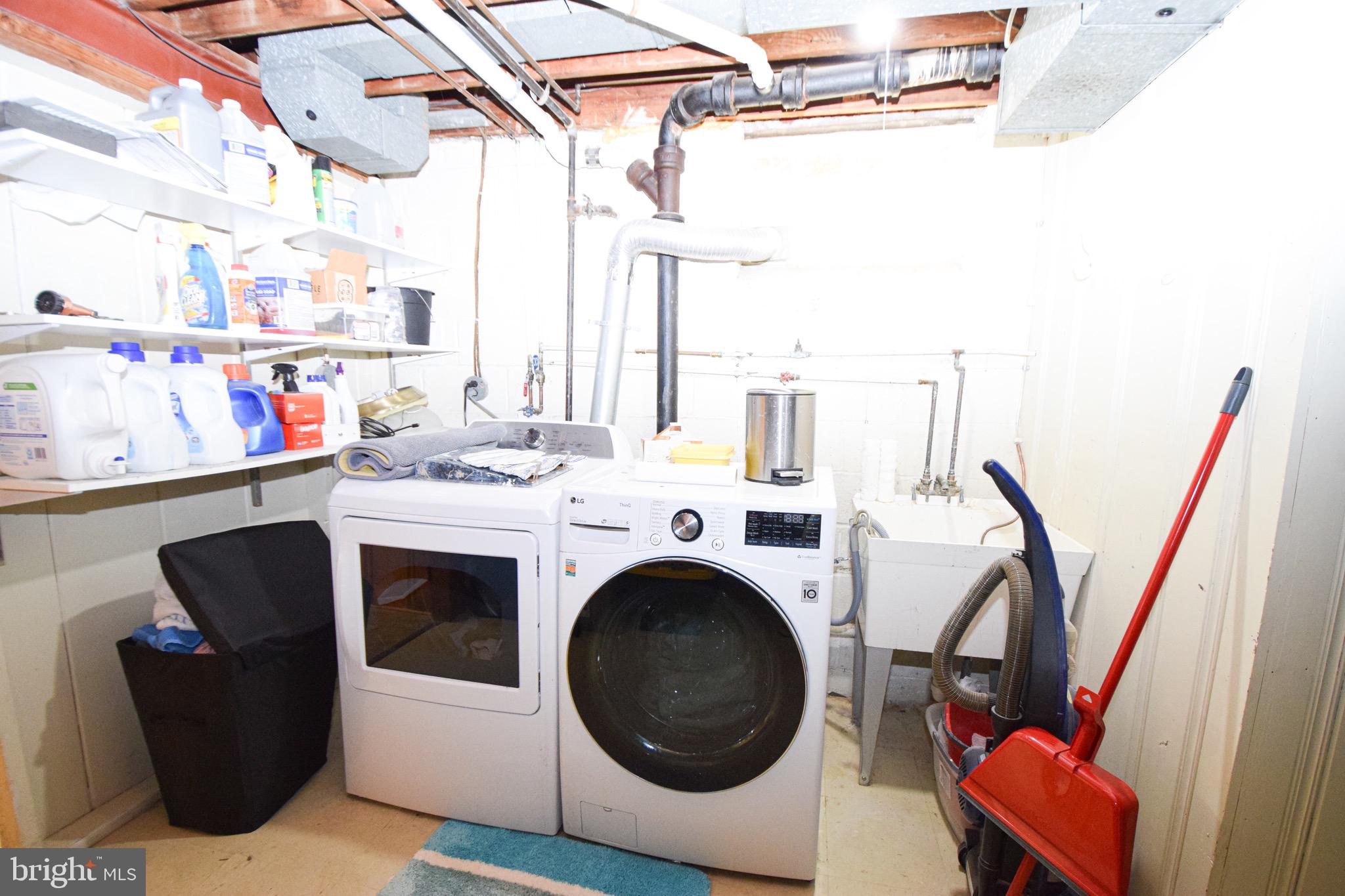 STRATFORD - Residential