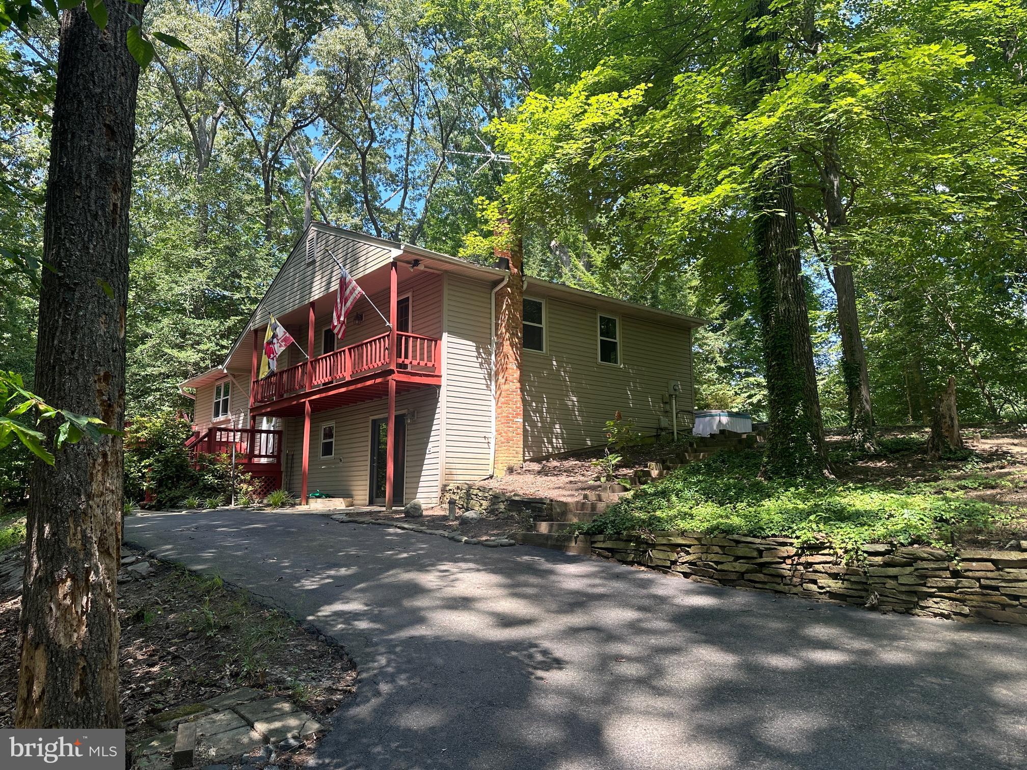 HOLLAND CLIFF SHORES - Residential