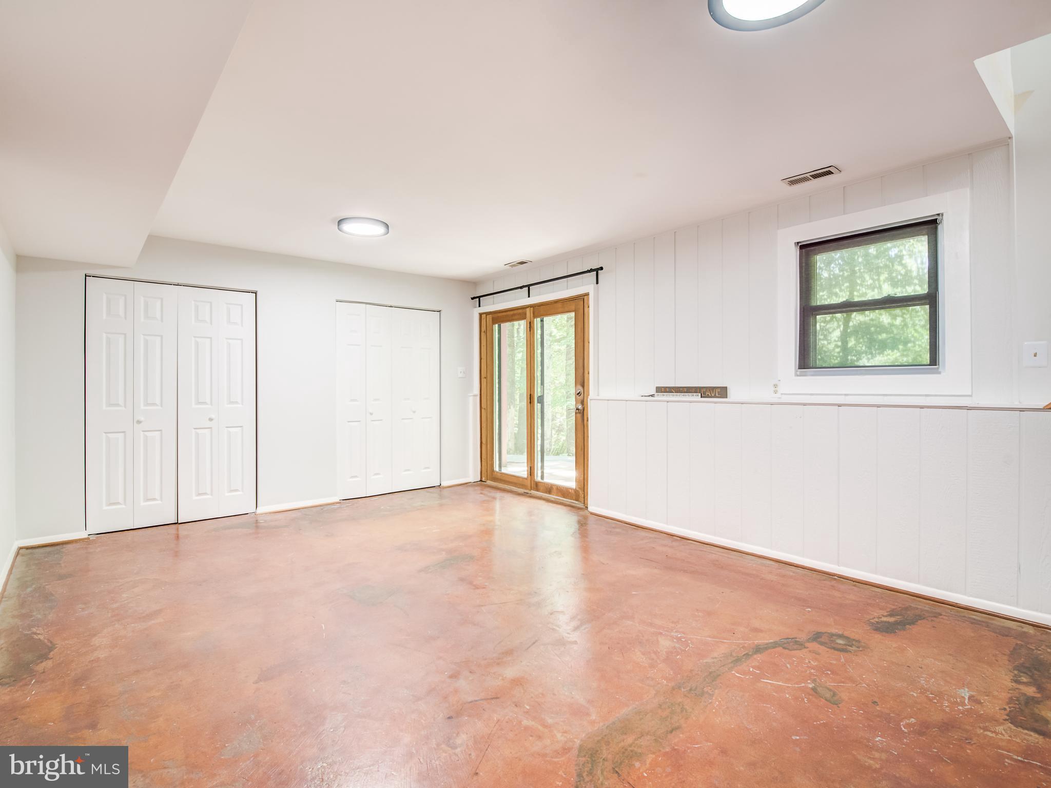 HOLLAND CLIFF SHORES - Residential