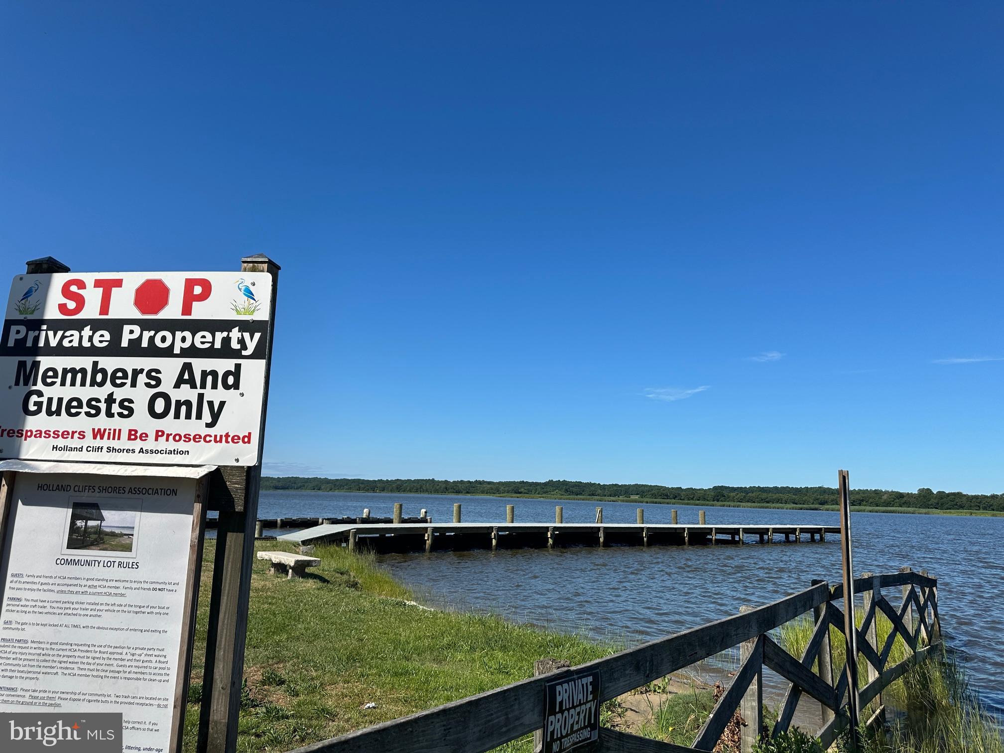 HOLLAND CLIFF SHORES - Residential