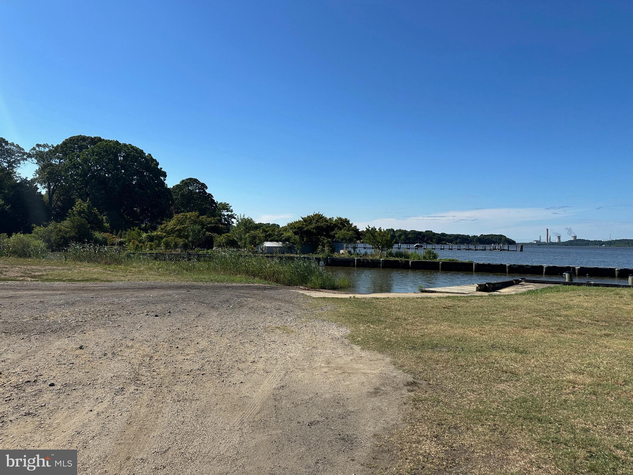 HOLLAND CLIFF SHORES - Residential