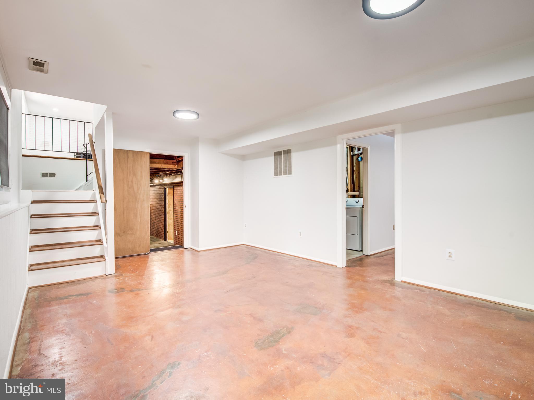 HOLLAND CLIFF SHORES - Residential