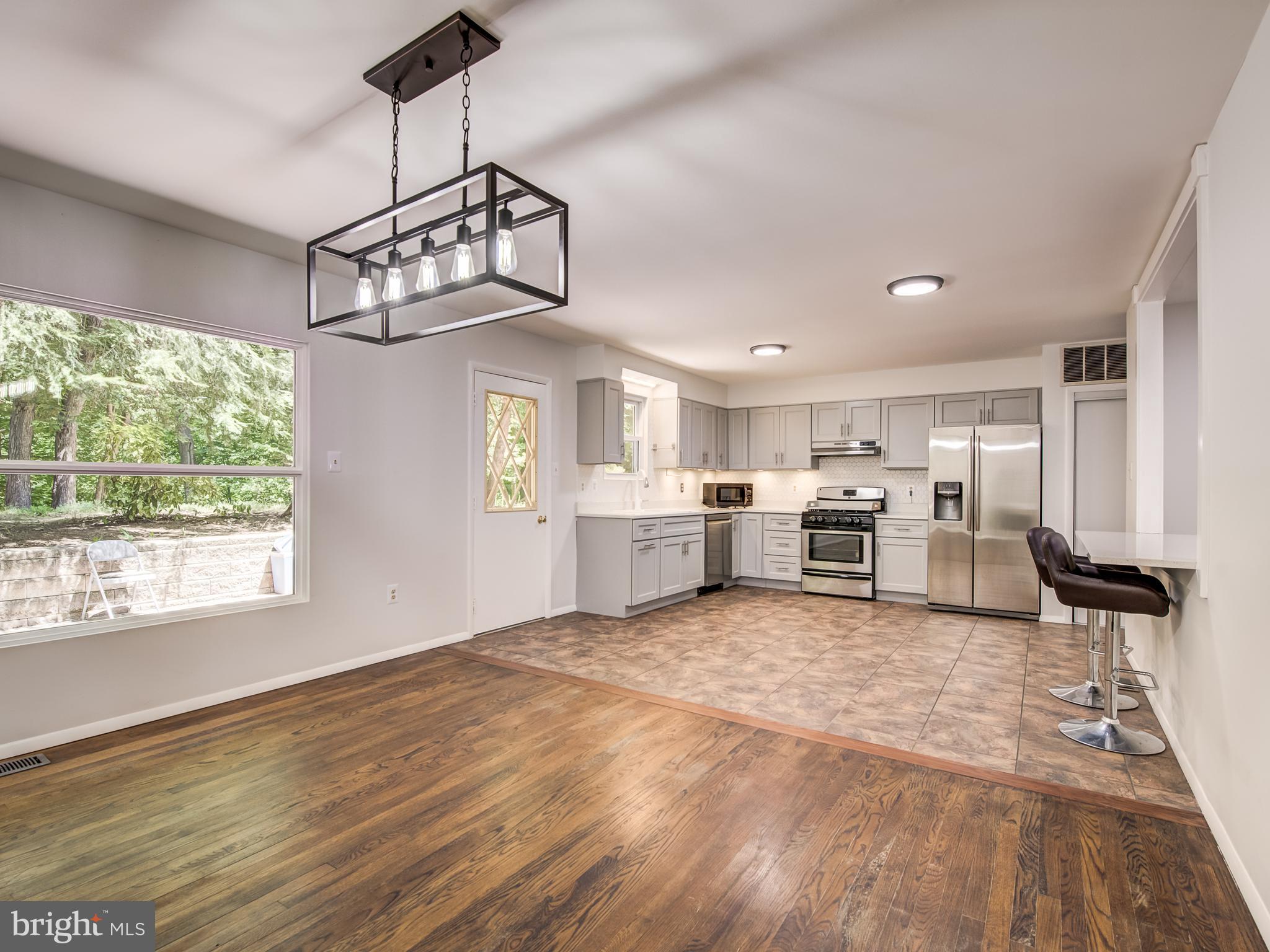 HOLLAND CLIFF SHORES - Residential