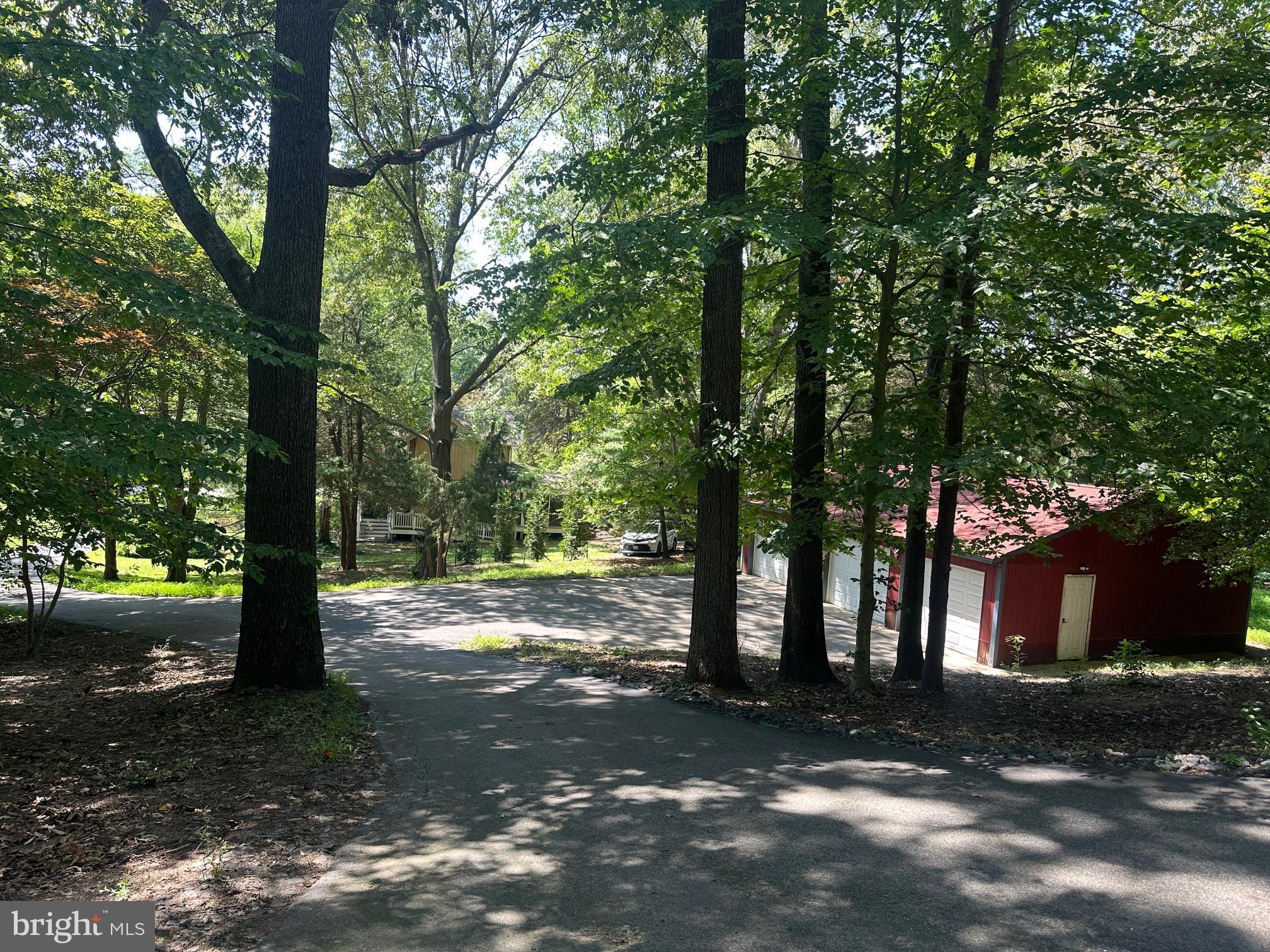 HOLLAND CLIFF SHORES - Residential