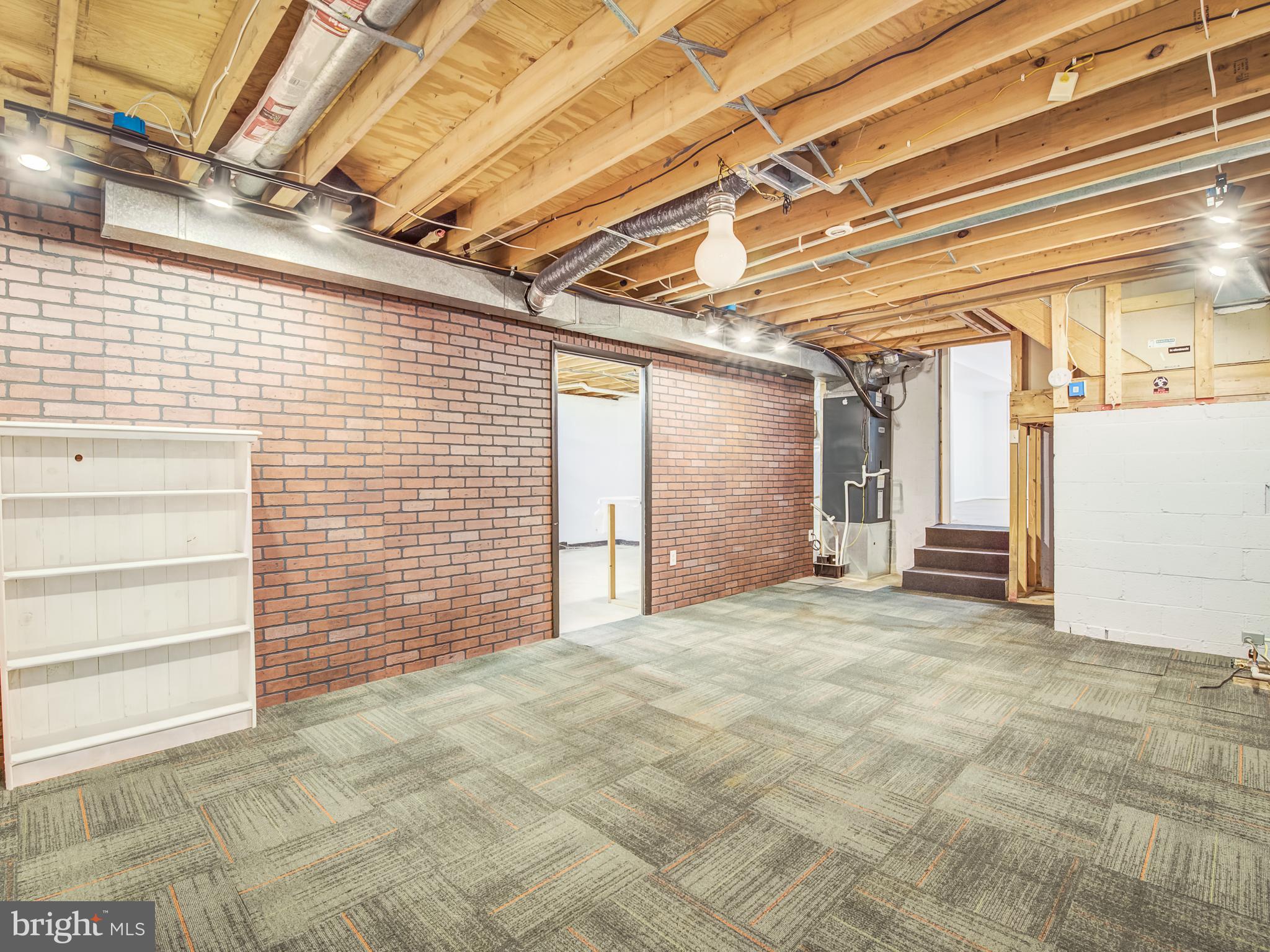 HOLLAND CLIFF SHORES - Residential