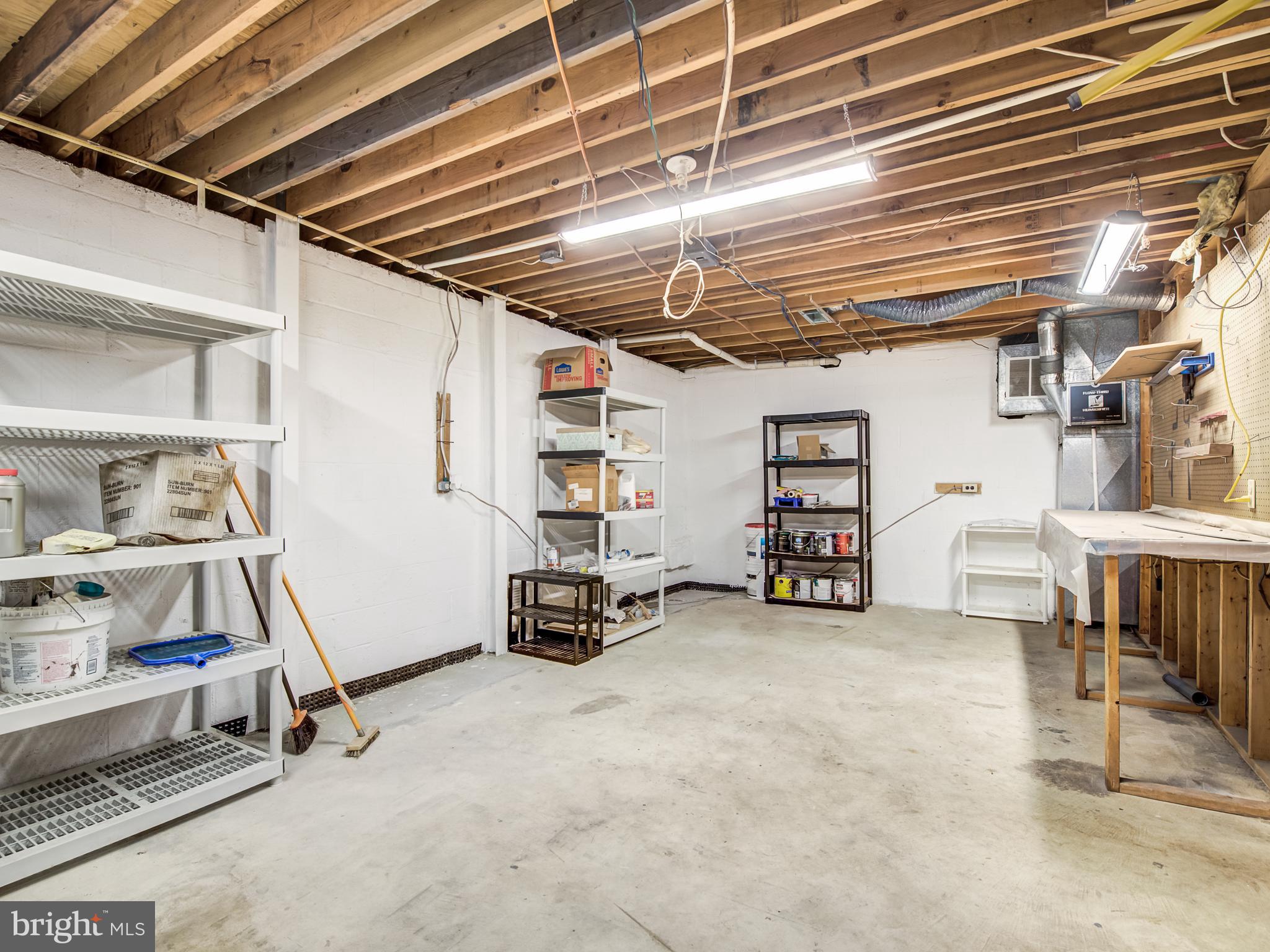 HOLLAND CLIFF SHORES - Residential