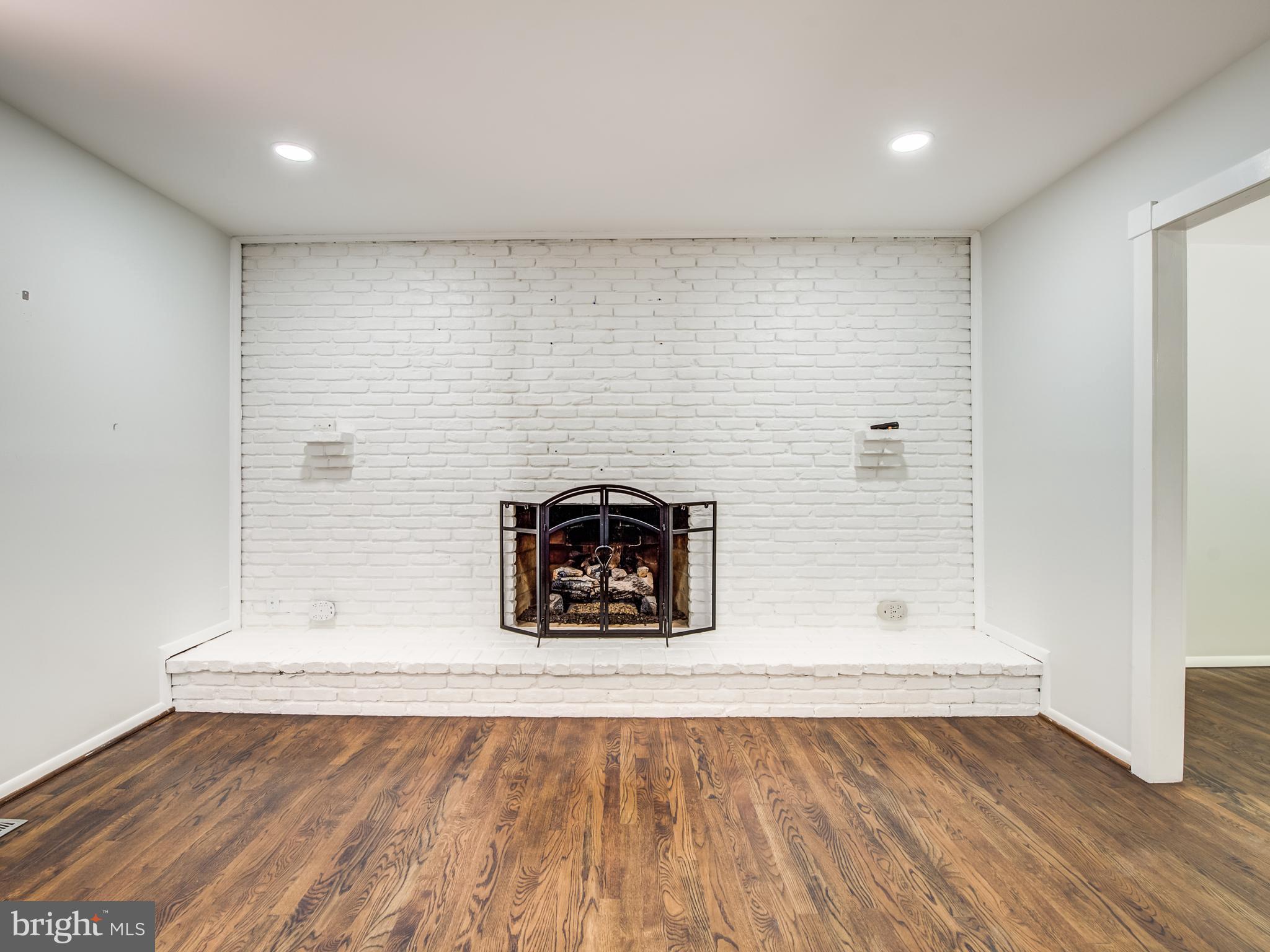 HOLLAND CLIFF SHORES - Residential