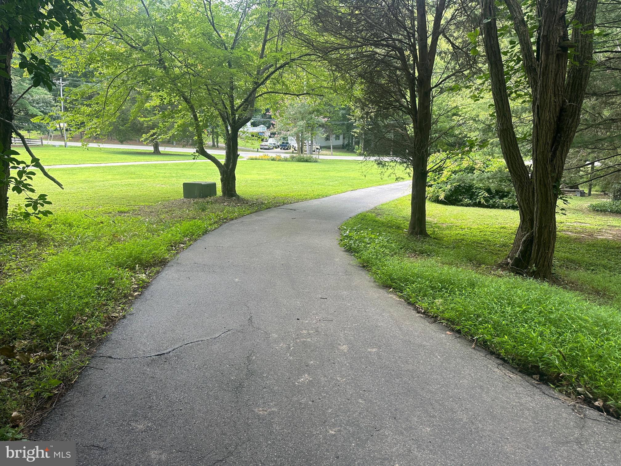 HOLLAND CLIFF SHORES - Residential