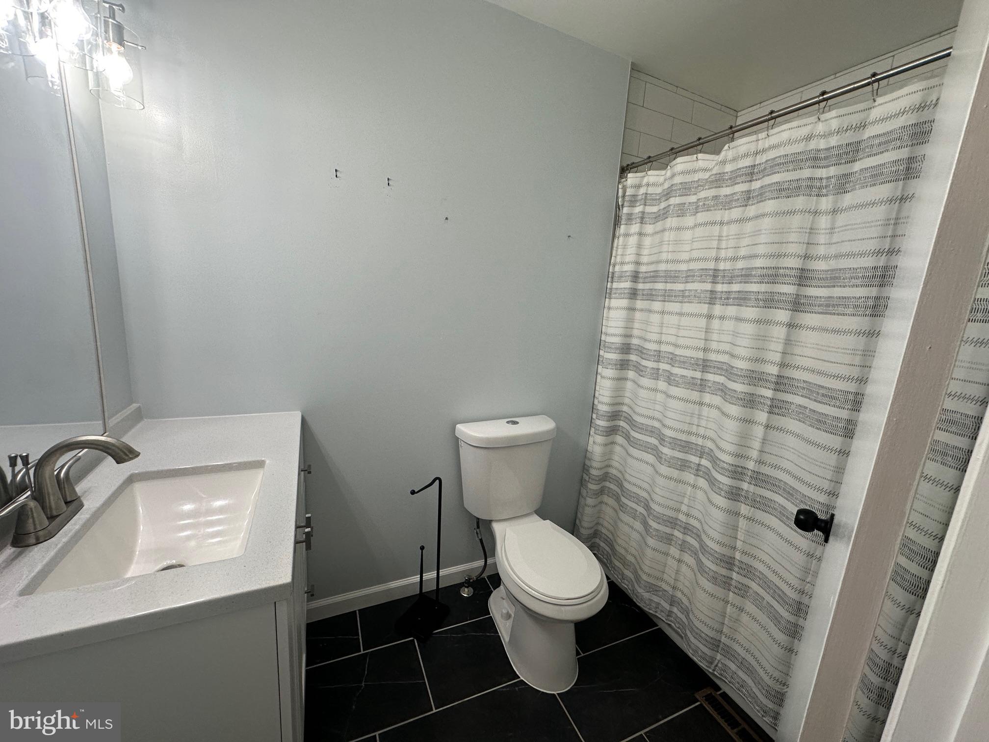 HOLLAND CLIFF SHORES - Residential