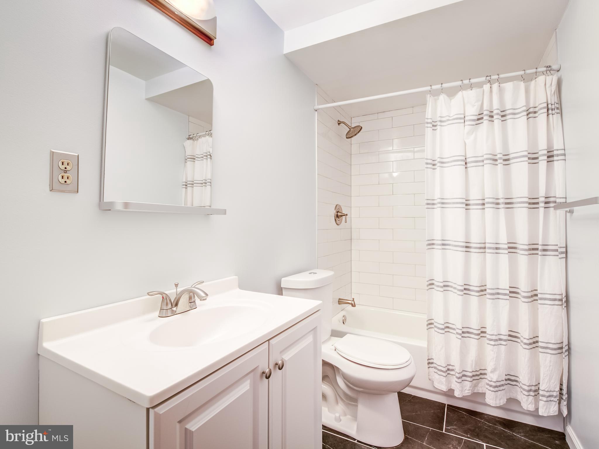 HOLLAND CLIFF SHORES - Residential