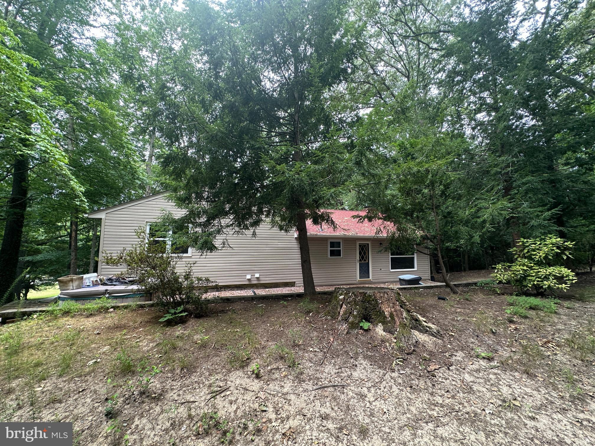 HOLLAND CLIFF SHORES - Residential