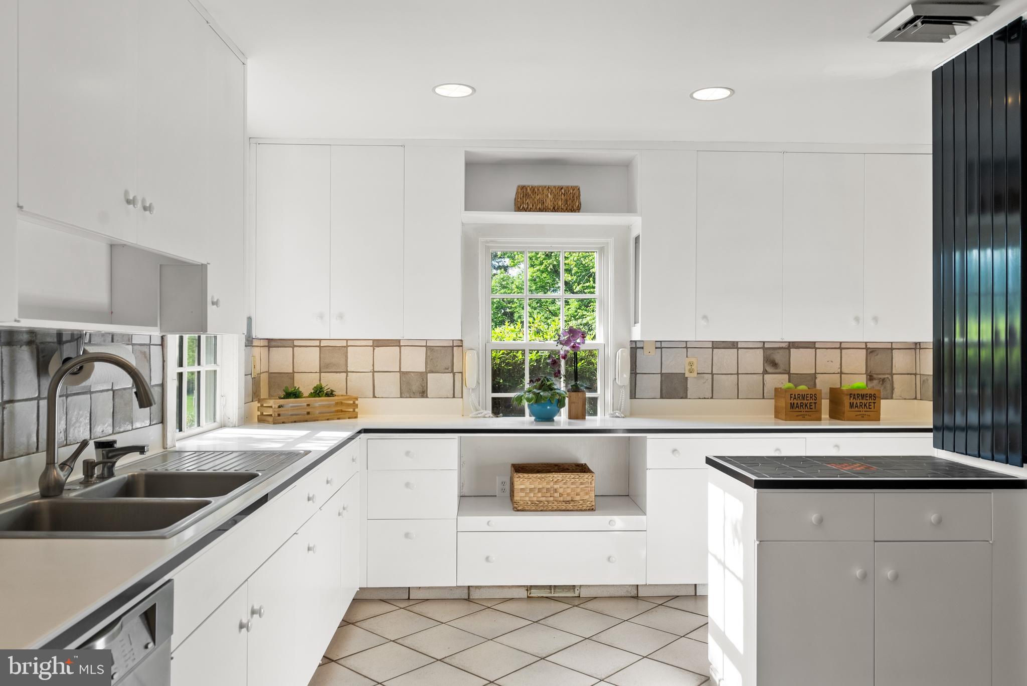 GREENSPRING VALLEY - Residential