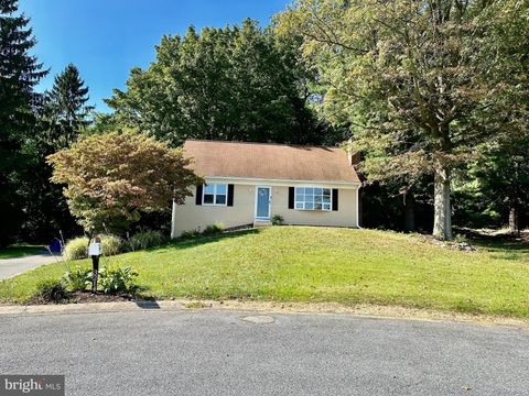 Photo of 3214 Kitty Lane, Mountville, PA 17554 (MLS # PALA2056762)