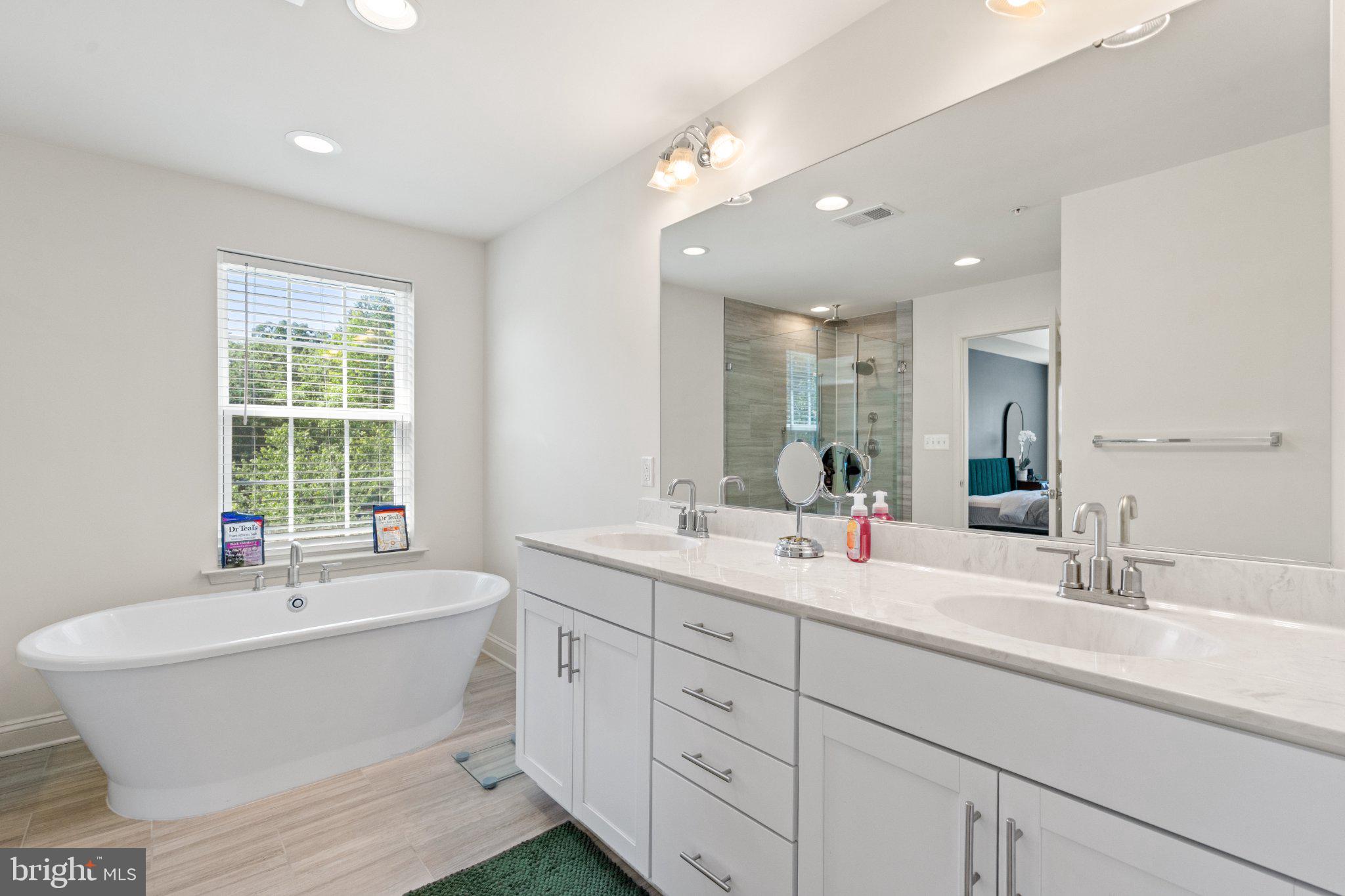 CEDAR CHASE - Residential