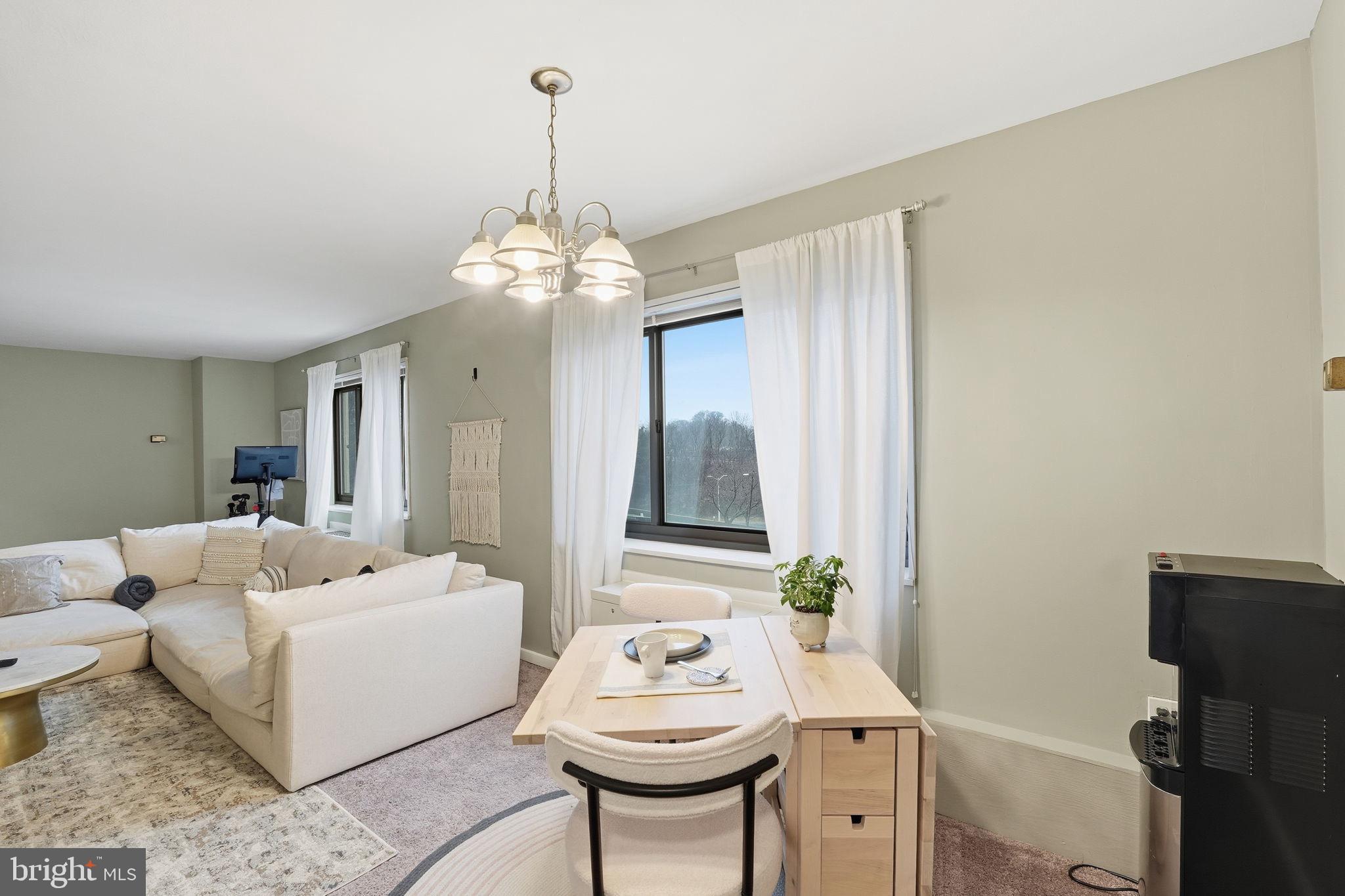 ARLINGTON RIDGE - Residential