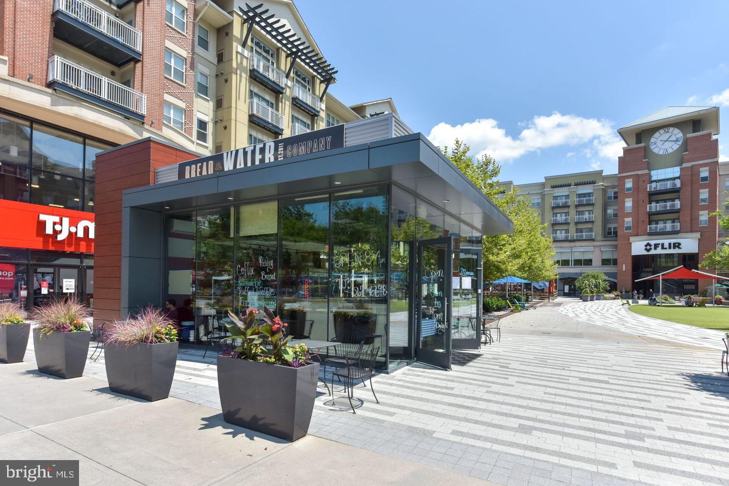 ARLINGTON RIDGE - Residential