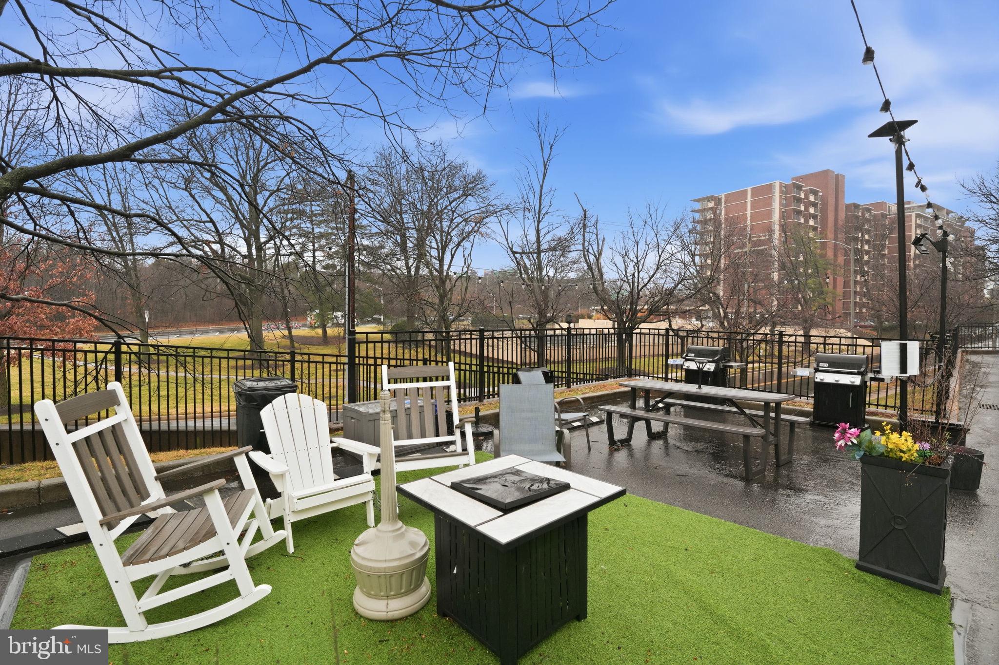 ARLINGTON RIDGE - Residential