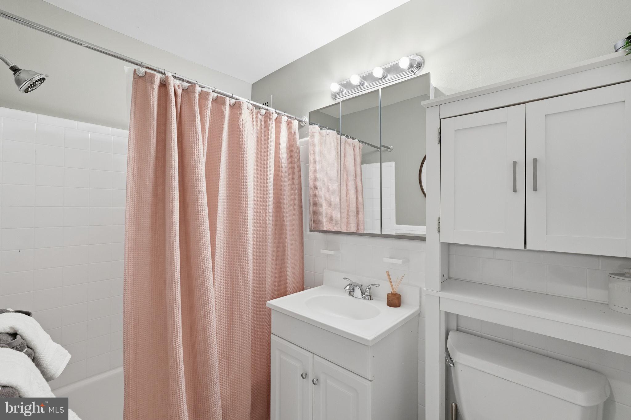 ARLINGTON RIDGE - Residential