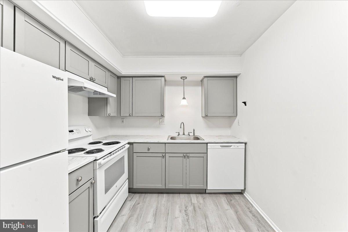 5200 HILLTOP DRIVE B-22