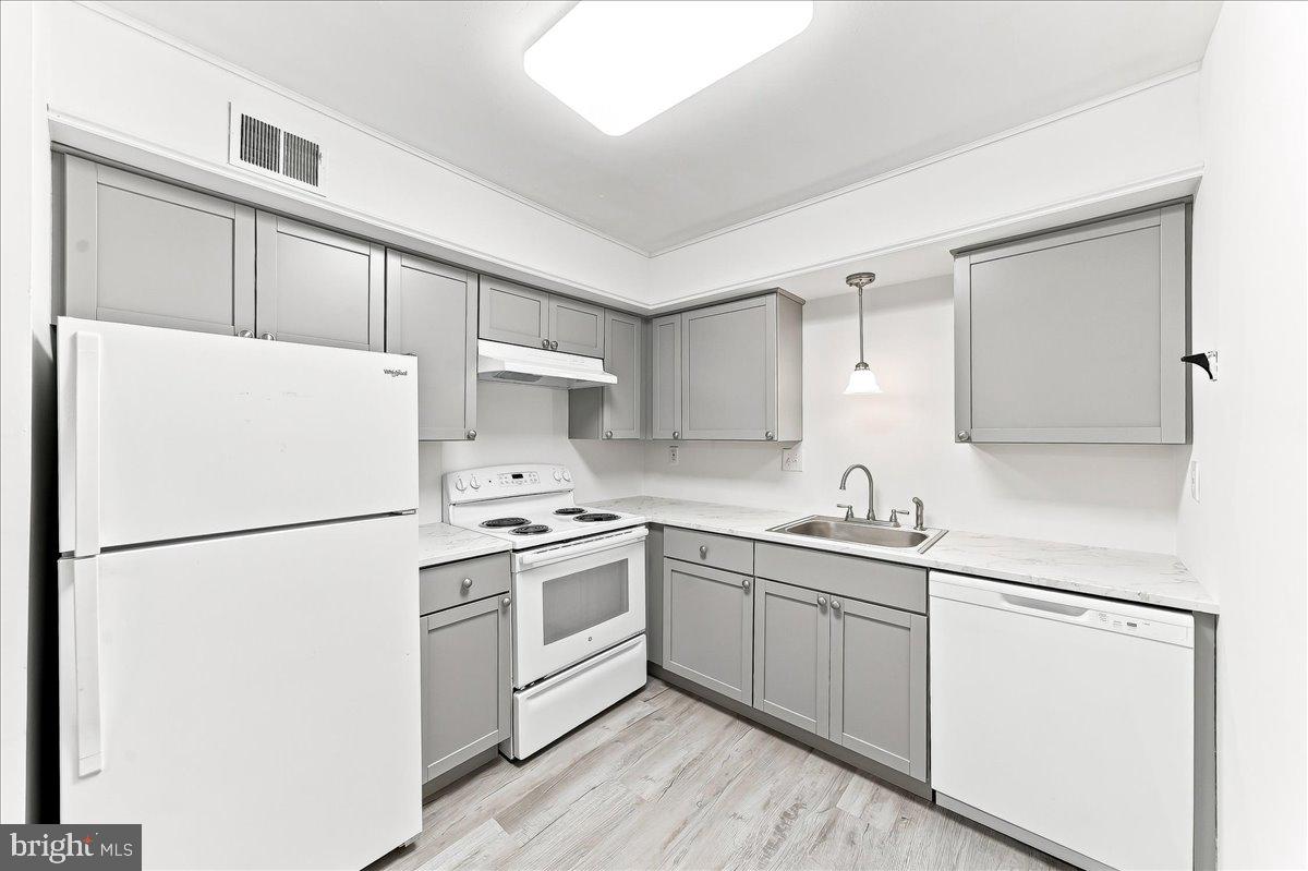 5200 HILLTOP DRIVE B-22