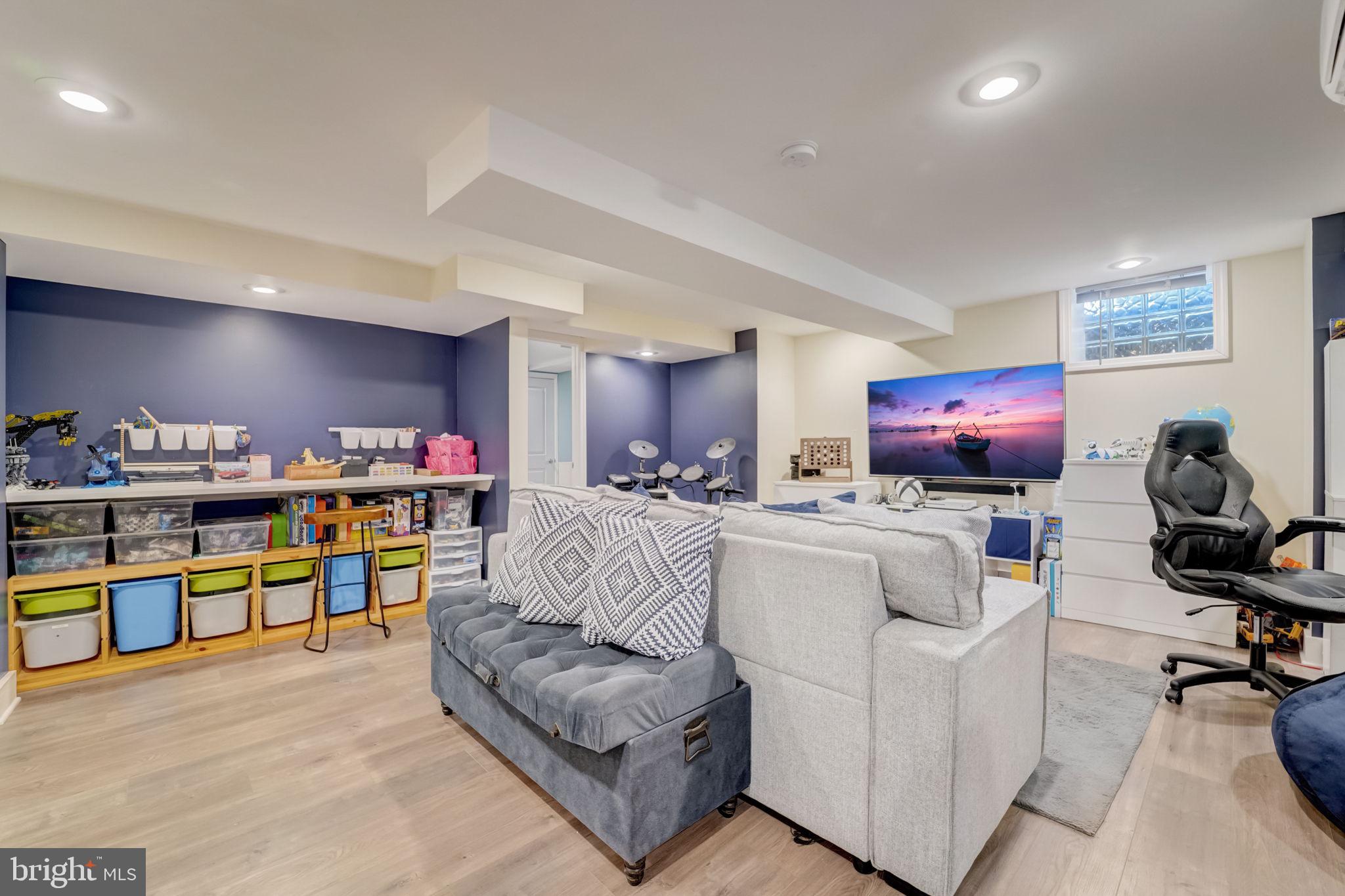 KNOLLWOOD - Residential