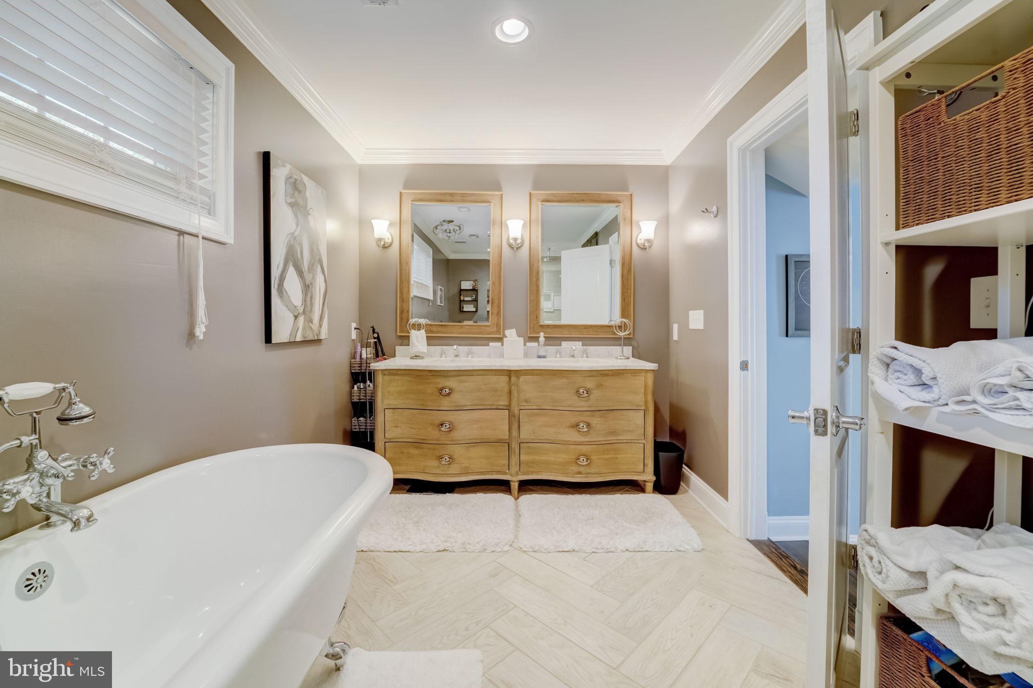 KNOLLWOOD - Residential