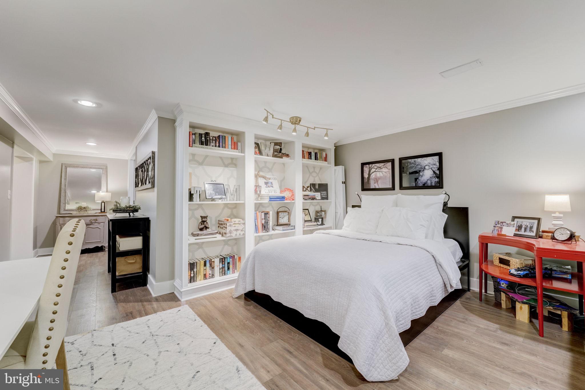 KNOLLWOOD - Residential