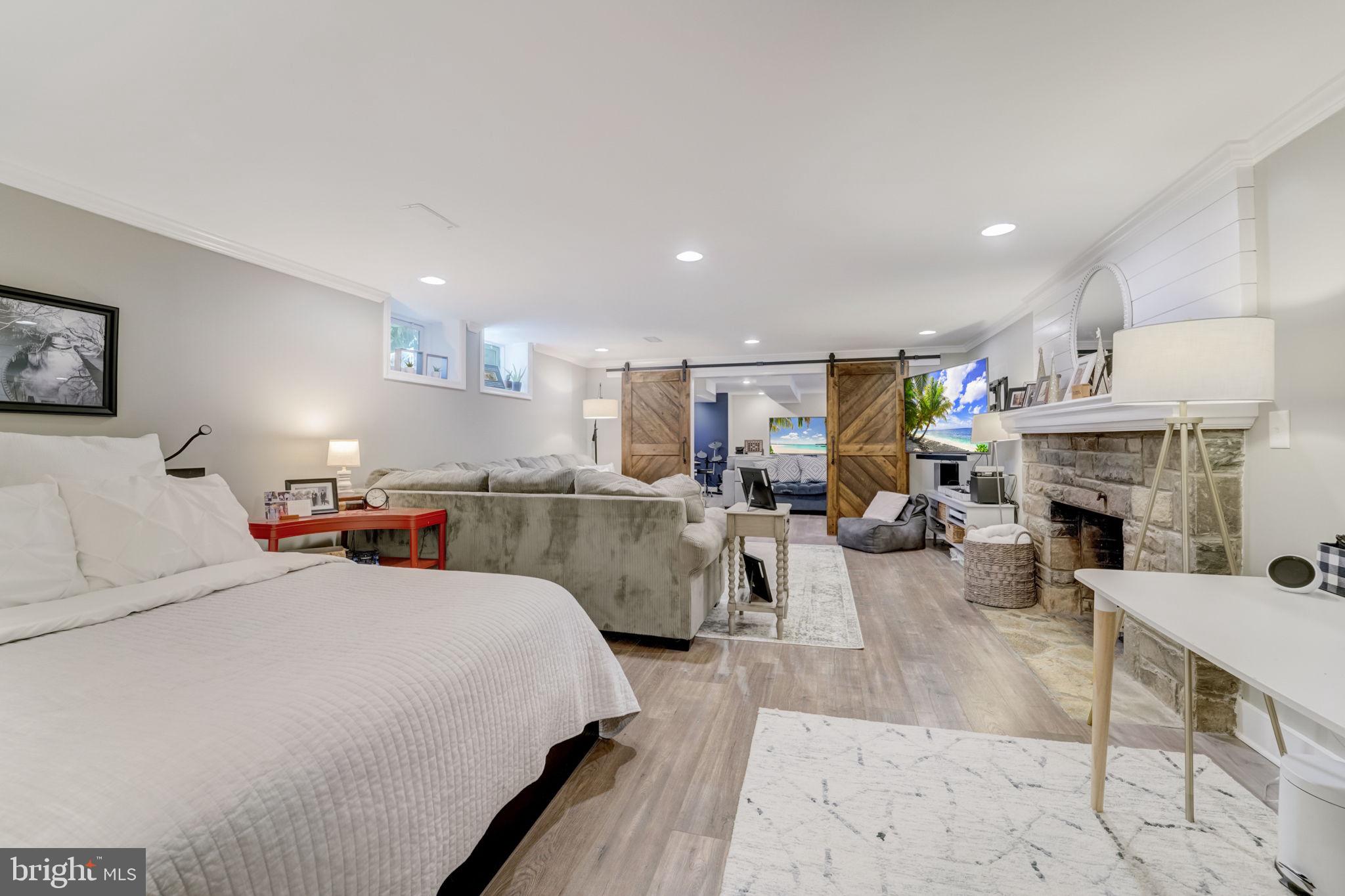 KNOLLWOOD - Residential