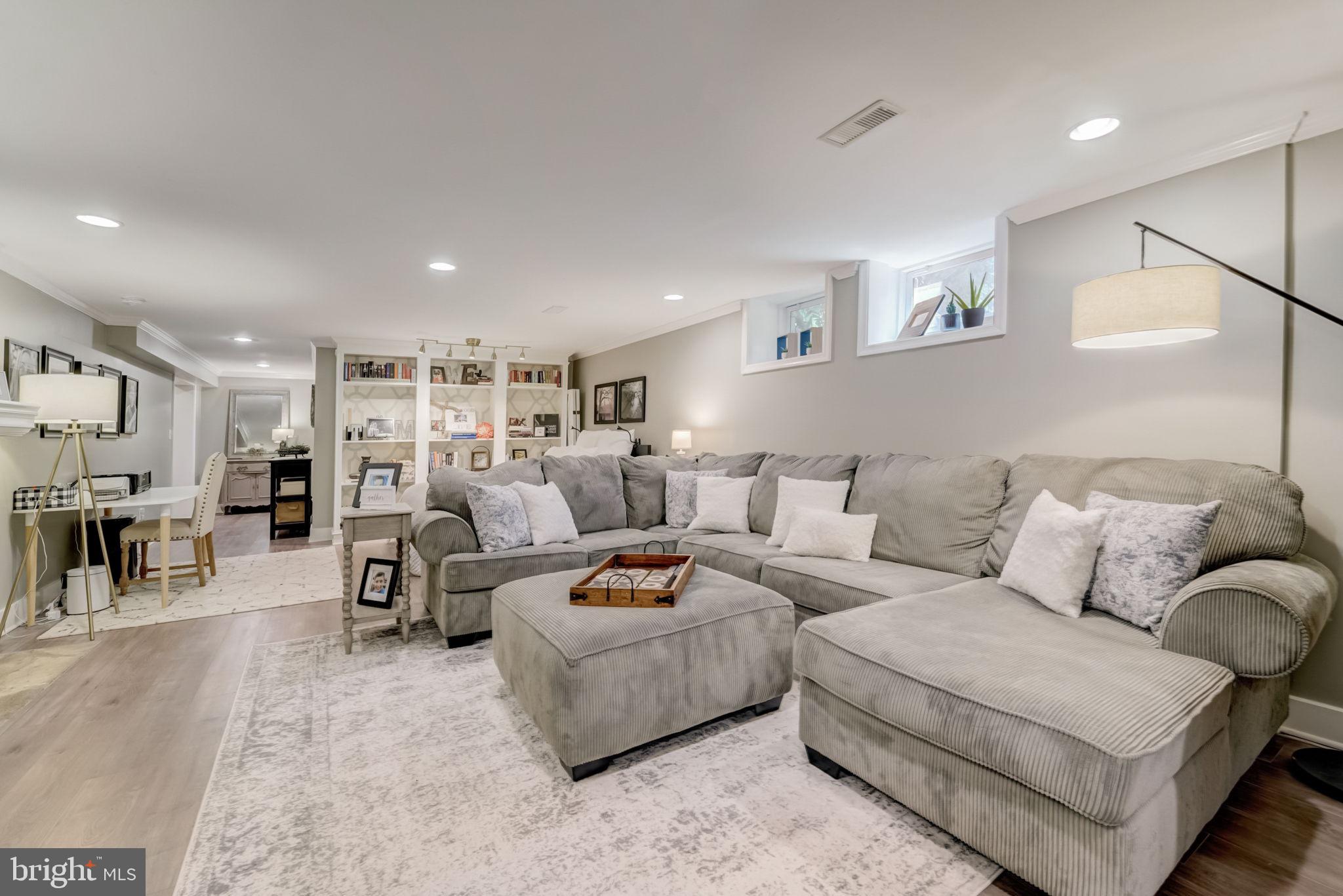 KNOLLWOOD - Residential