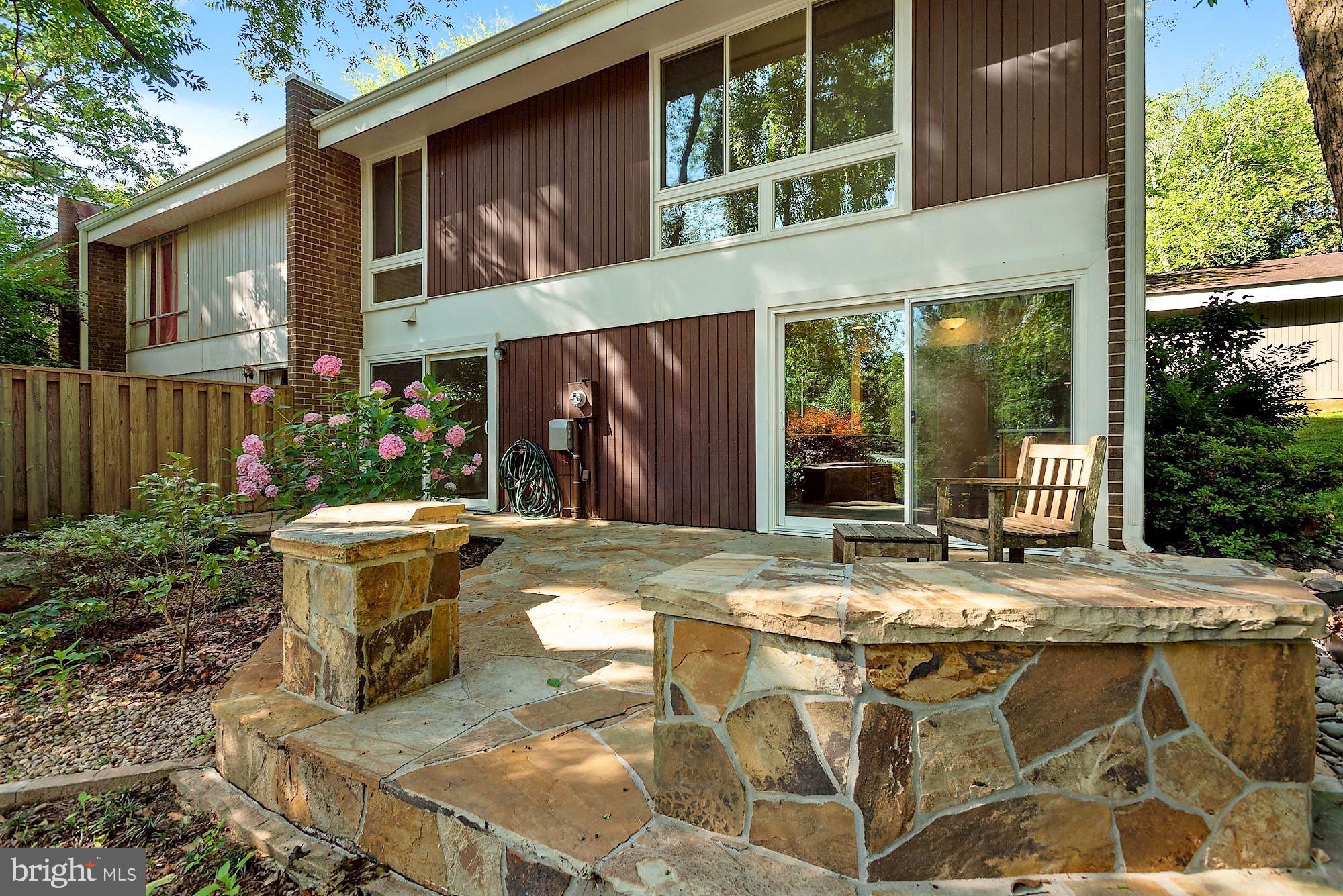 RESTON - Residential