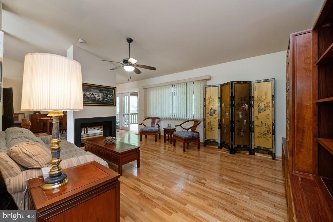 CLEMENS CROSSING - Residential