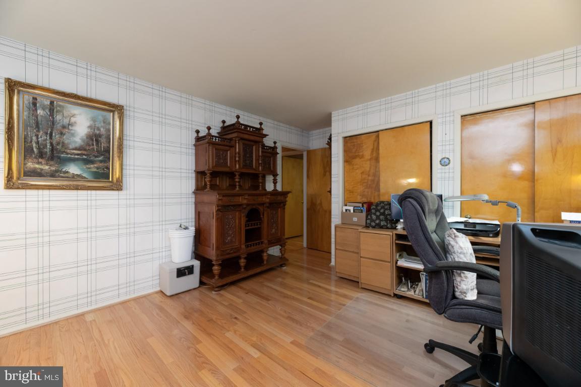 CLEMENS CROSSING - Residential