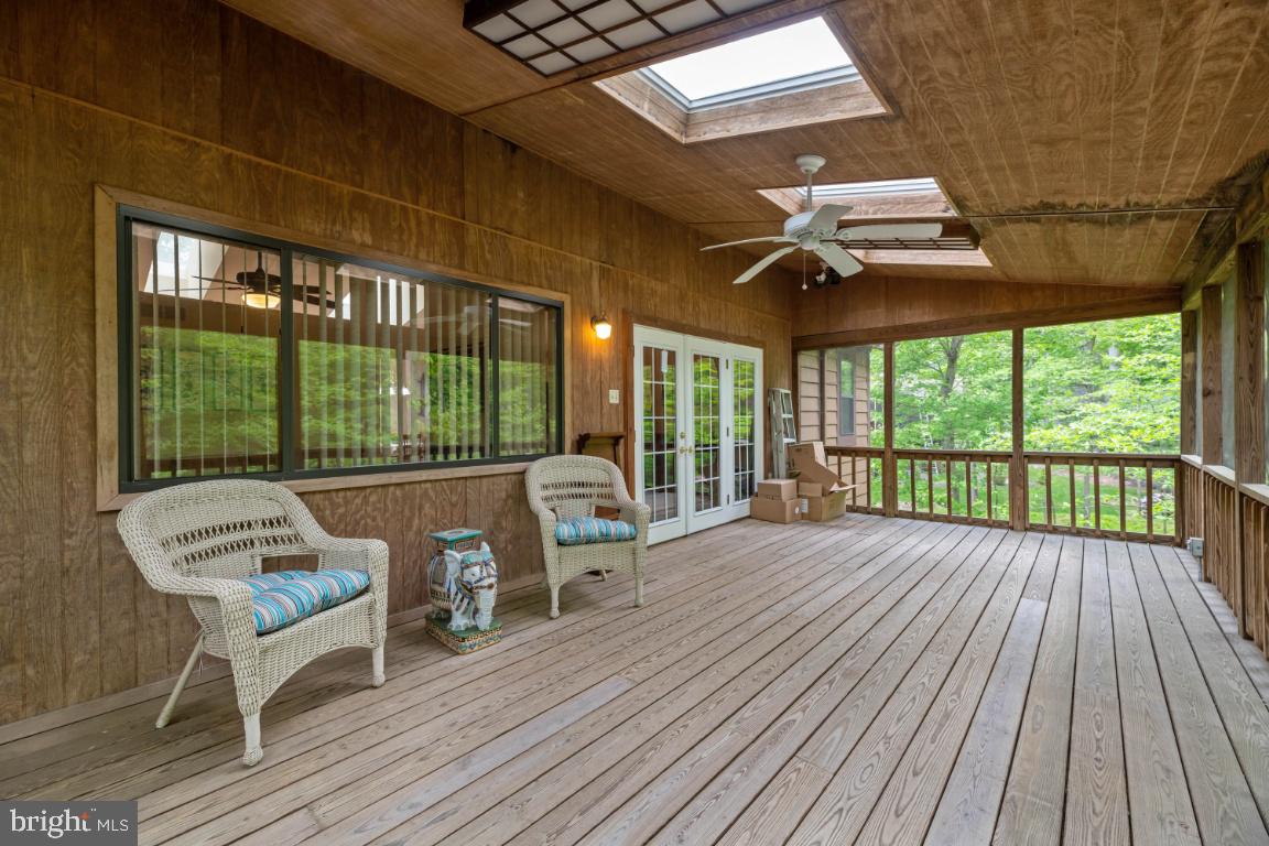 CLEMENS CROSSING - Residential