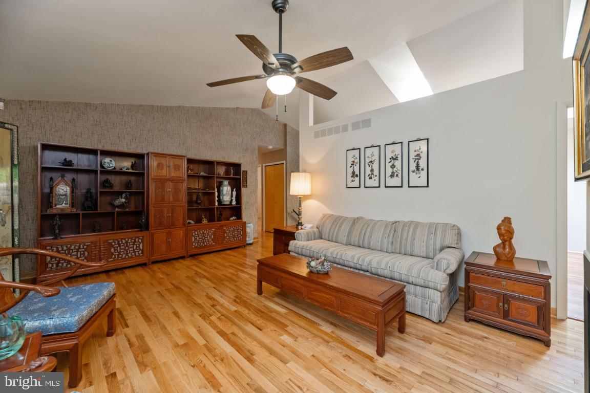 CLEMENS CROSSING - Residential