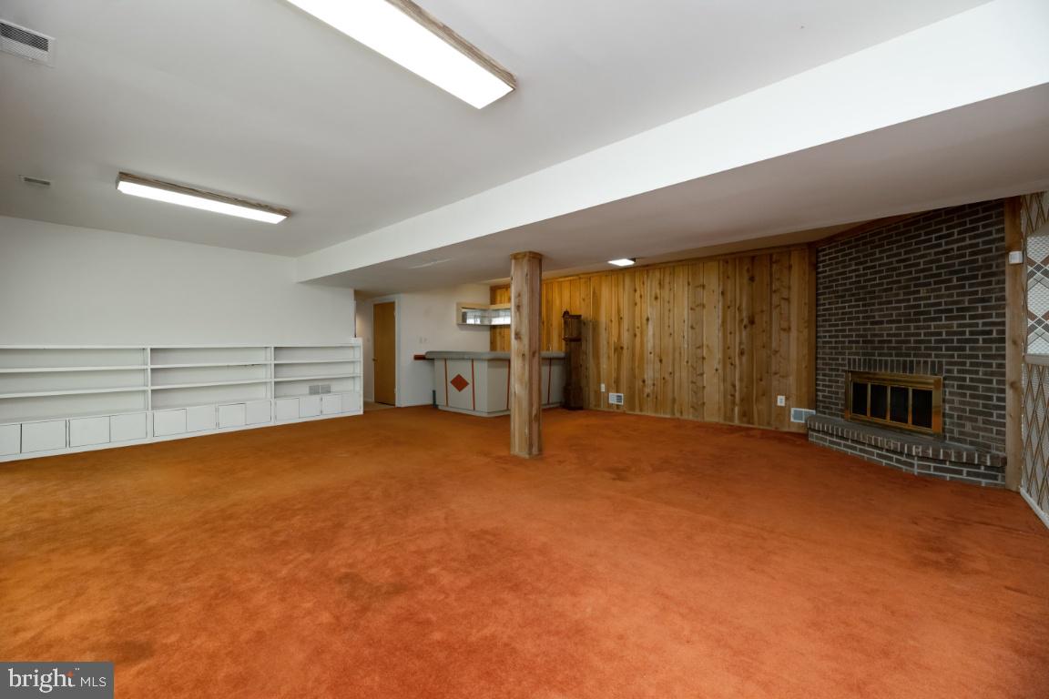 CLEMENS CROSSING - Residential