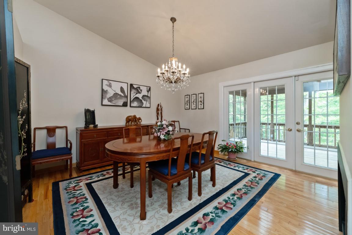 CLEMENS CROSSING - Residential