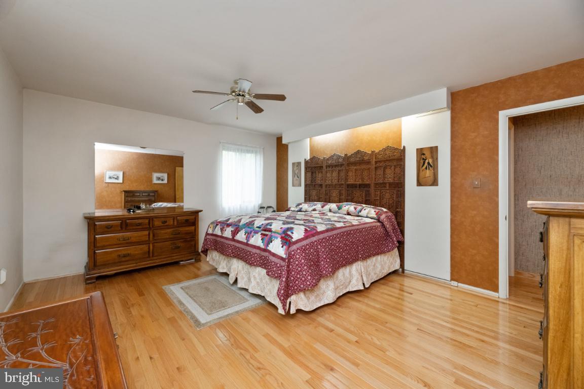 CLEMENS CROSSING - Residential