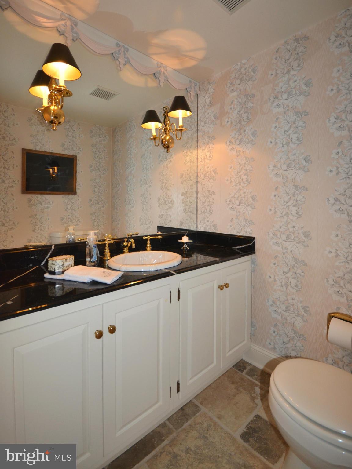 EAGLES NEST - Residential