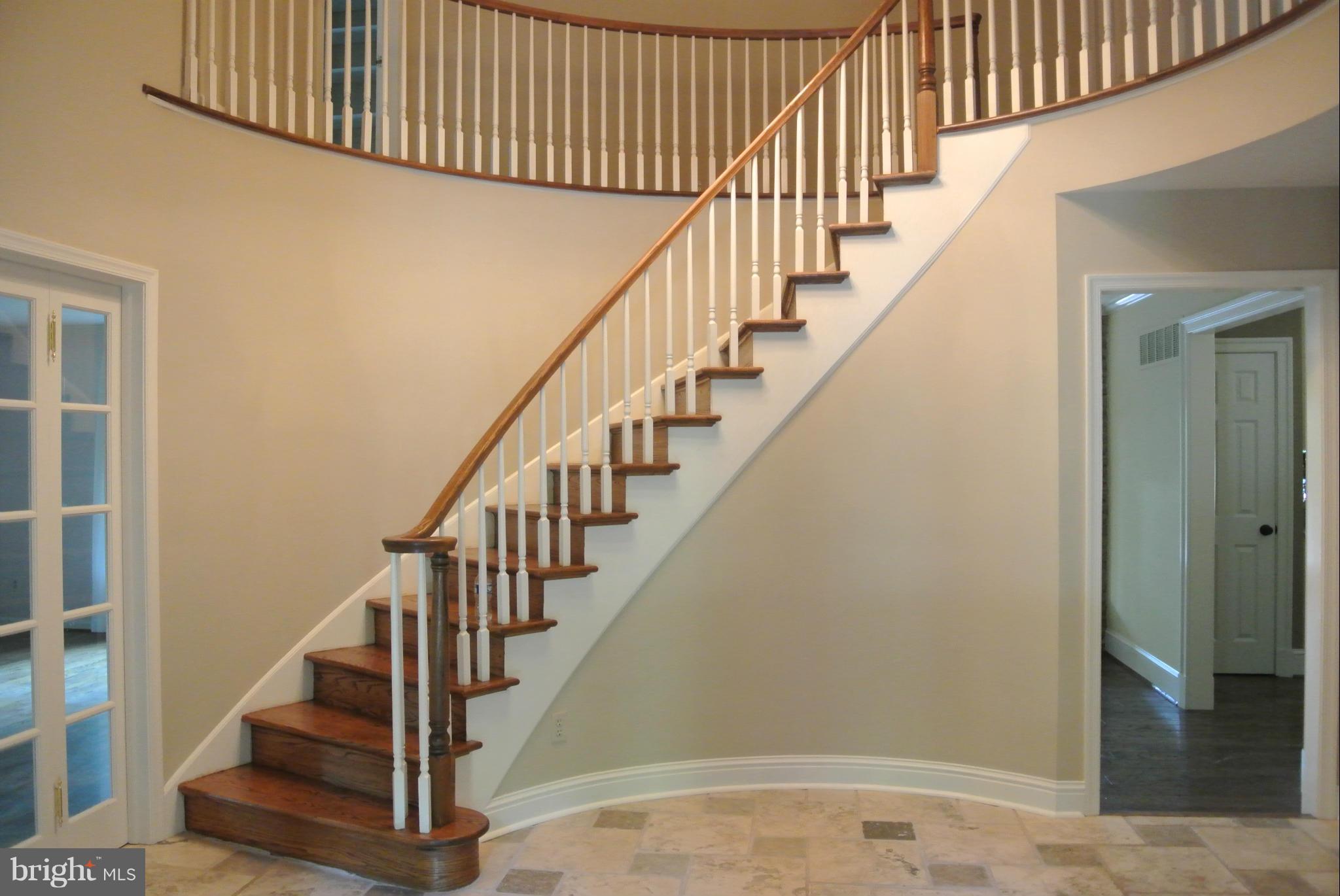 EAGLES NEST - Residential