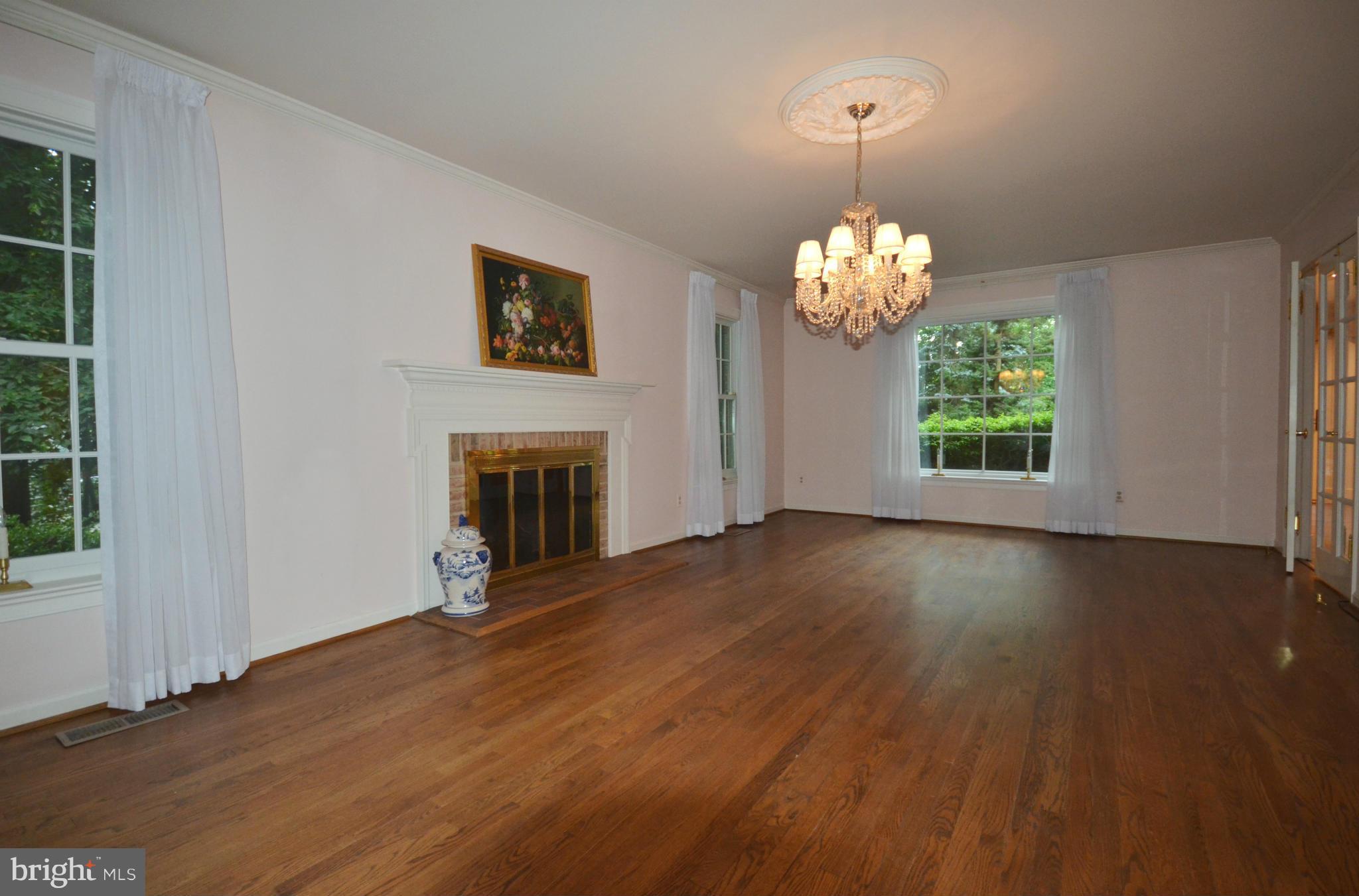 EAGLES NEST - Residential