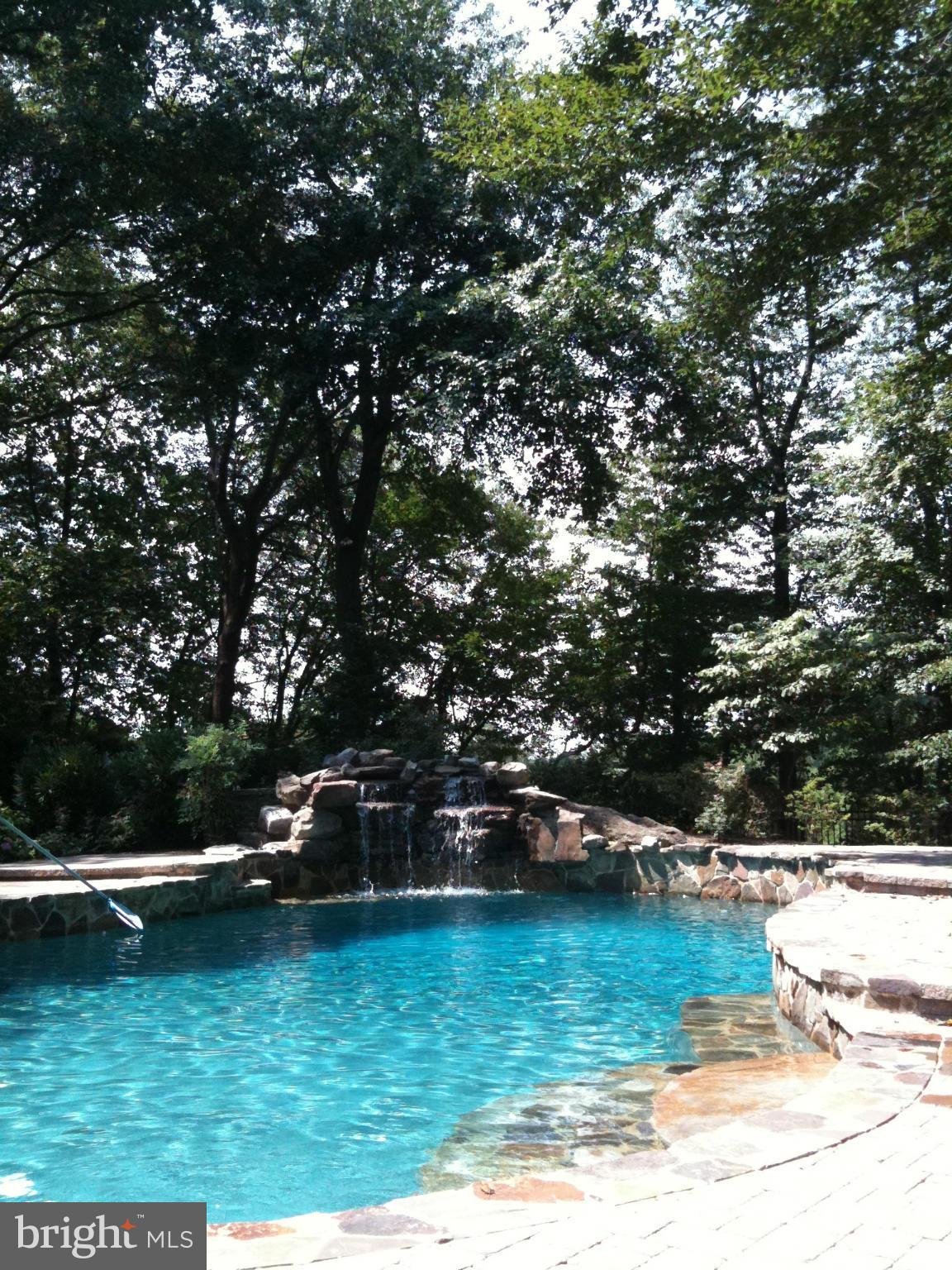 EAGLES NEST - Residential