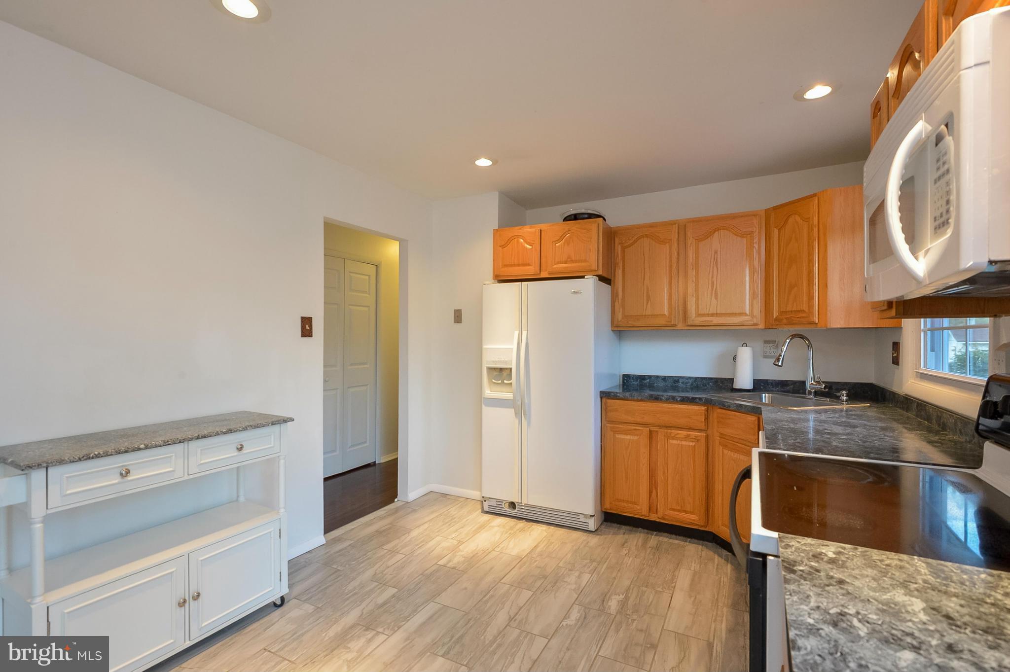 FOUR SEASONS ESTATES - Residential