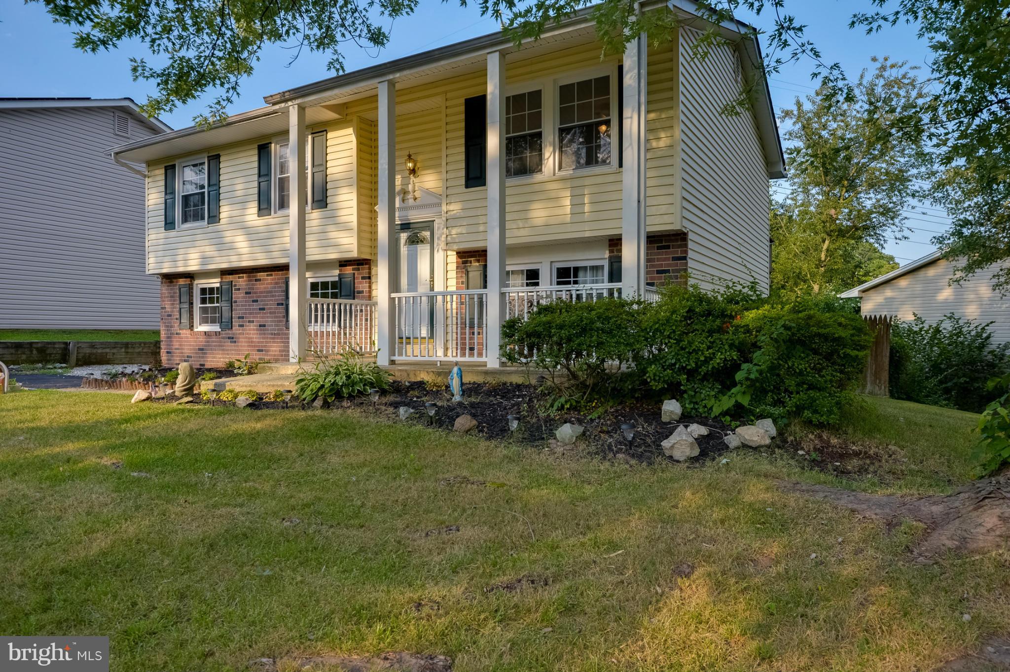 FOUR SEASONS ESTATES - Residential