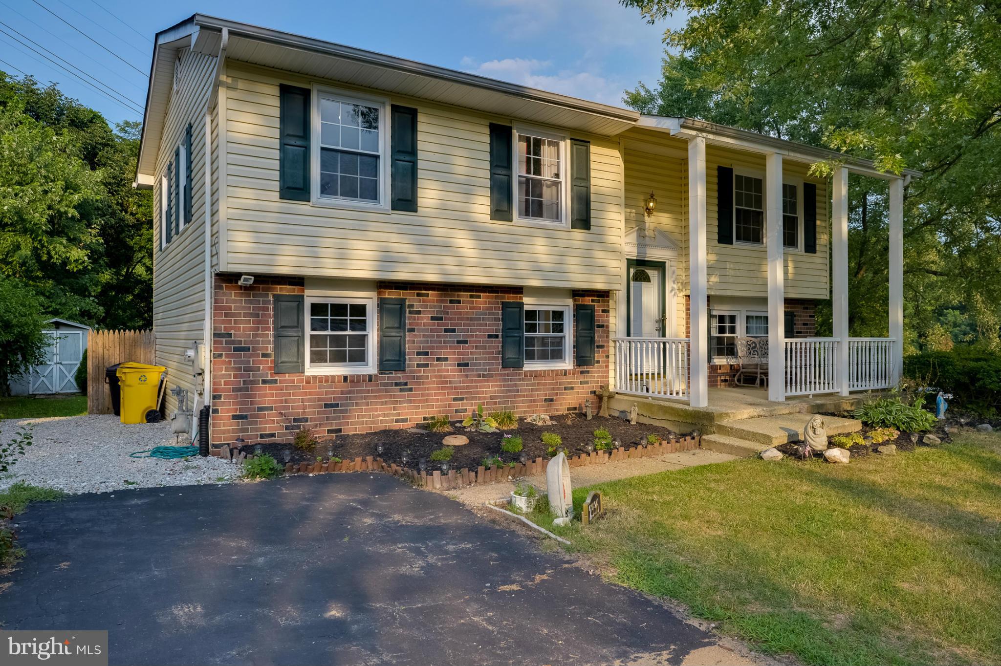 FOUR SEASONS ESTATES - Residential