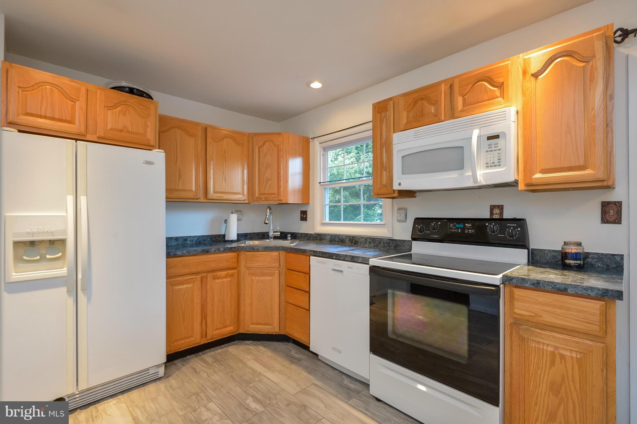 FOUR SEASONS ESTATES - Residential