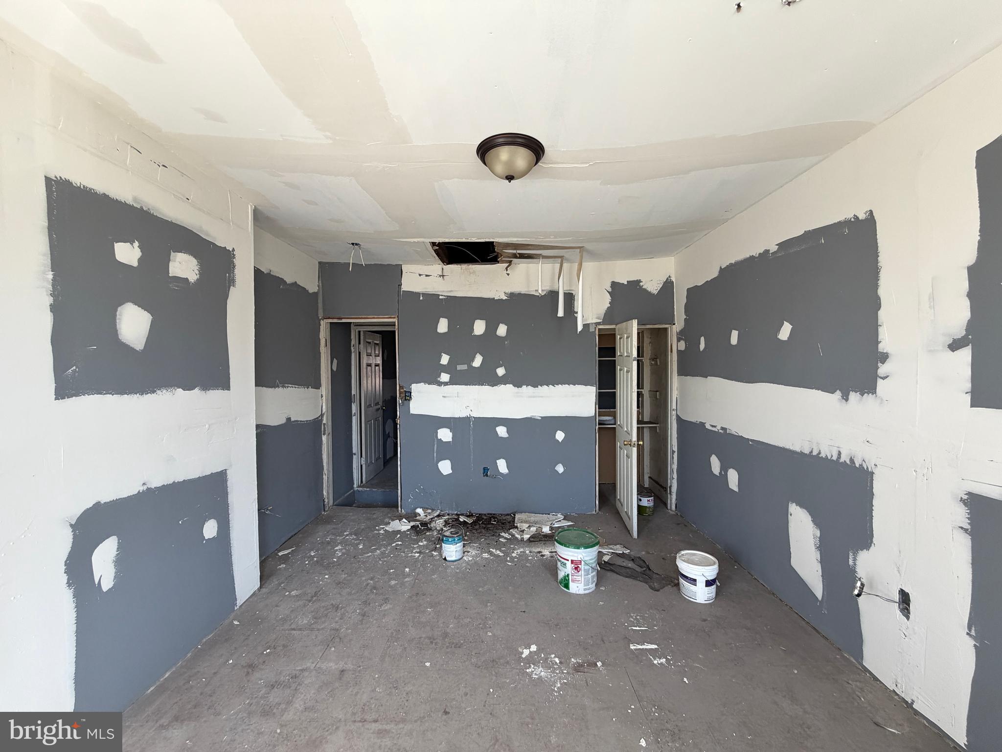 SANDTOWN-WINCHESTER - Residential