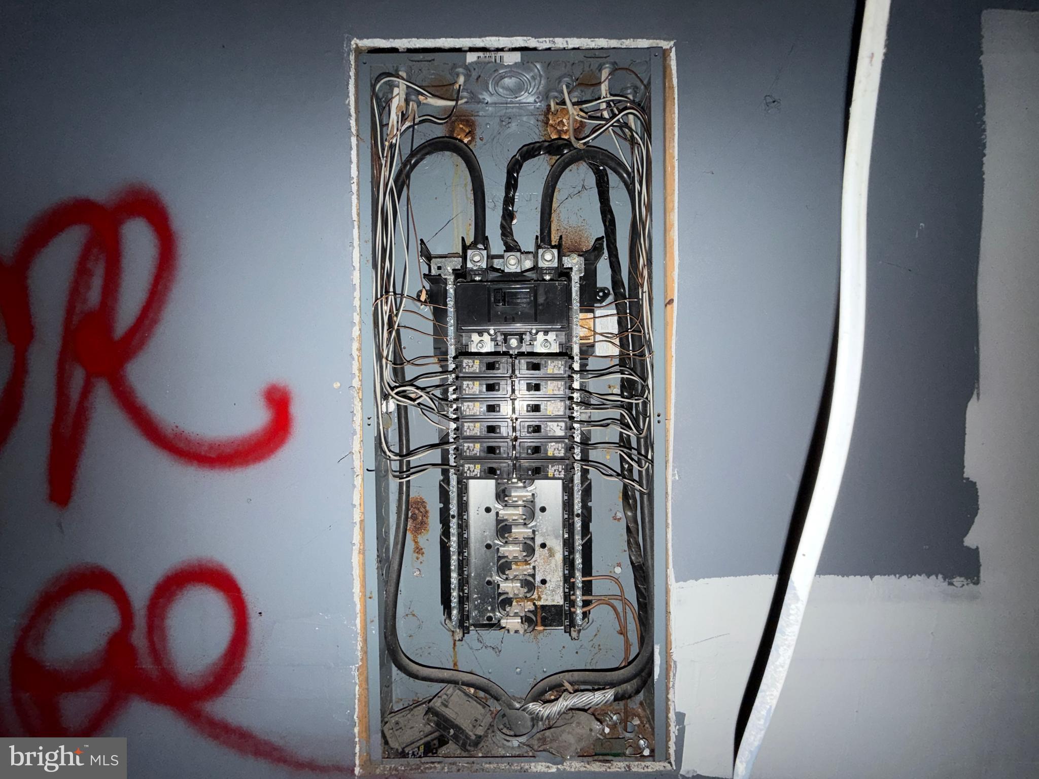 SANDTOWN-WINCHESTER - Residential