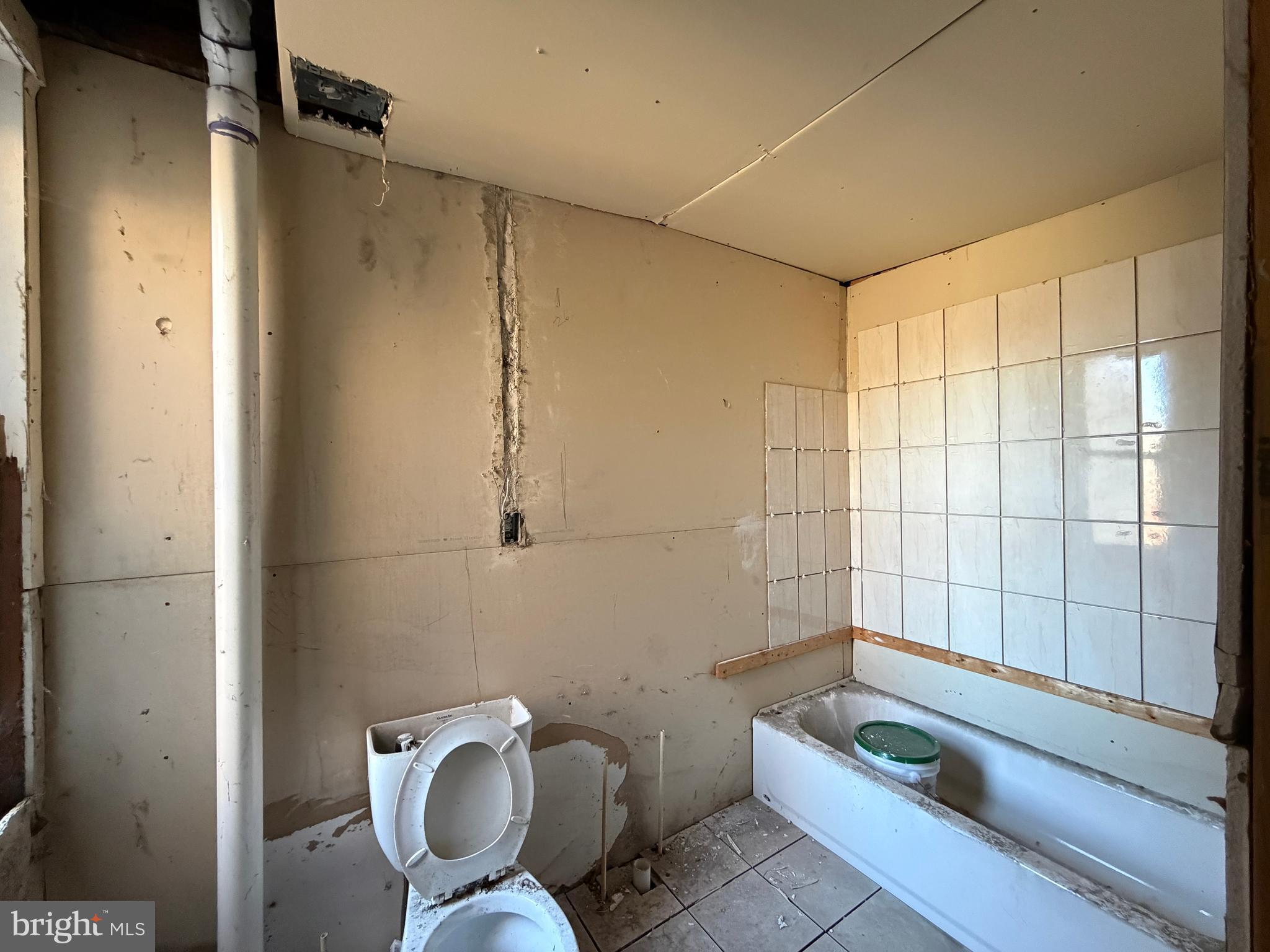 SANDTOWN-WINCHESTER - Residential