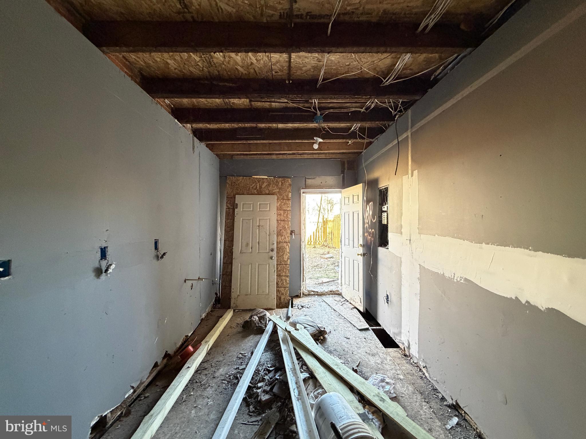 SANDTOWN-WINCHESTER - Residential